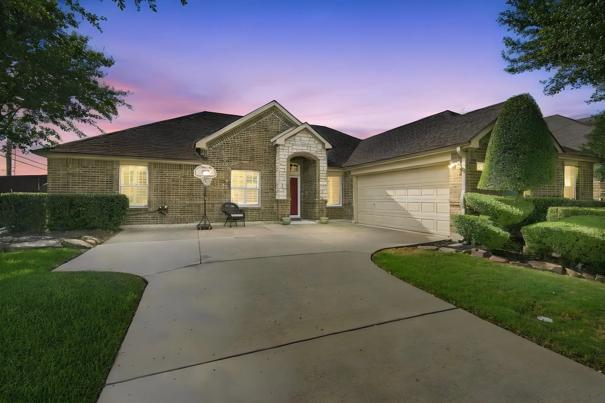 Single Family Residence For Sale in Ellis County , 501 Branchwood Drive, Midlothian, Texas 76065, 3 Bedroom, 2 Bathroom, 2 Garage spaces, 1,872 Sqft, built in 2005, mls#21385335, Real Estate Agent in Midlothian, Homes For Sale in Ellis county, Homes For Sale in Midlothian, Realtor in Midlothian Texas, Real Estate Brokerage Independent Realty Texas, Luminita Cordes Realtor