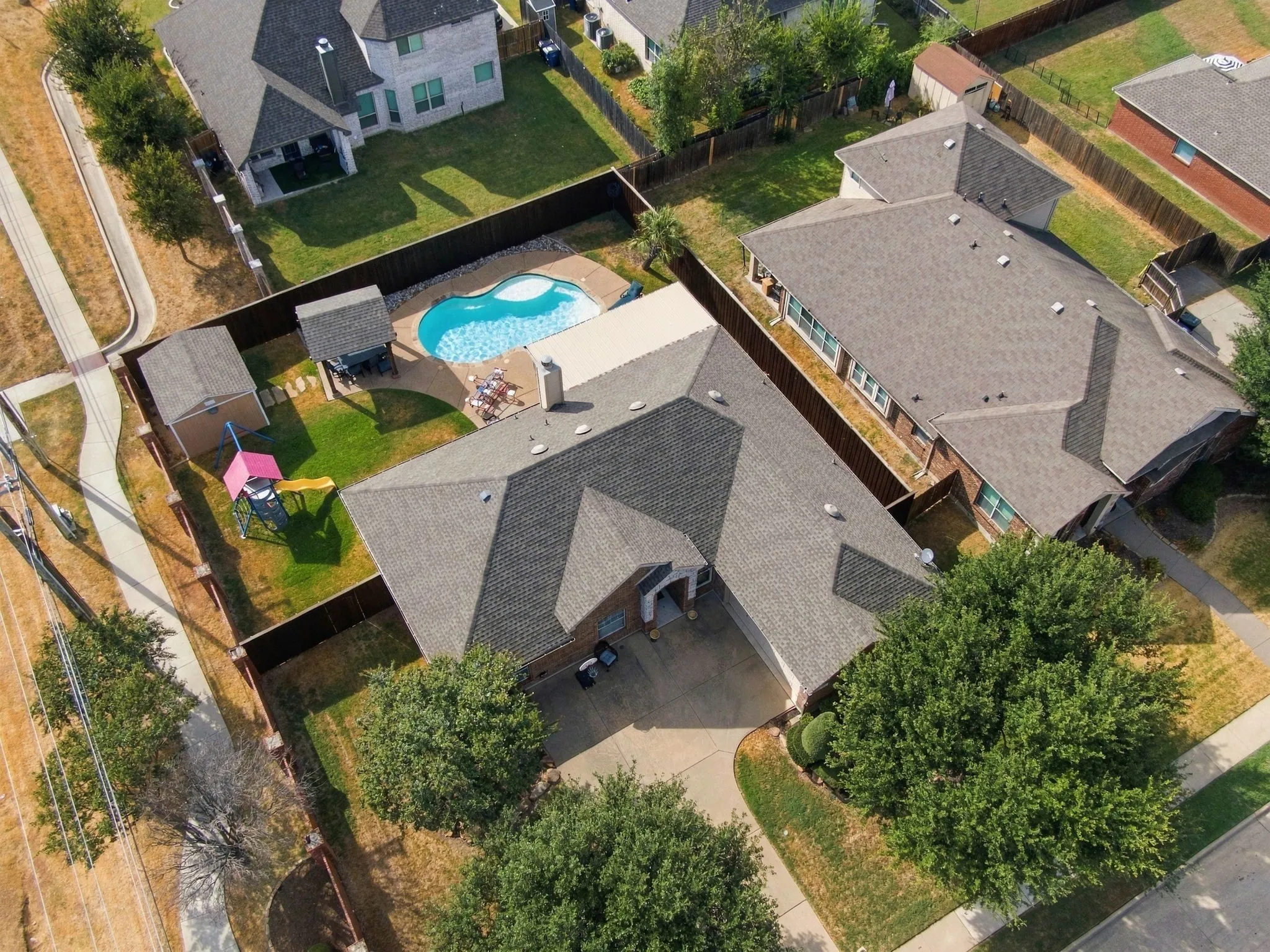 Single Family Residence For Sale in Ellis County , 501 Branchwood Drive, Midlothian, Texas 76065, 3 Bedroom, 2 Bathroom, 2 Garage spaces, 1,872 Sqft, built in 2005, mls#21385335, Real Estate Agent in Midlothian, Homes For Sale in Ellis county, Homes For Sale in Midlothian, Realtor in Midlothian Texas, Real Estate Brokerage Independent Realty Texas, Luminita Cordes Realtor
