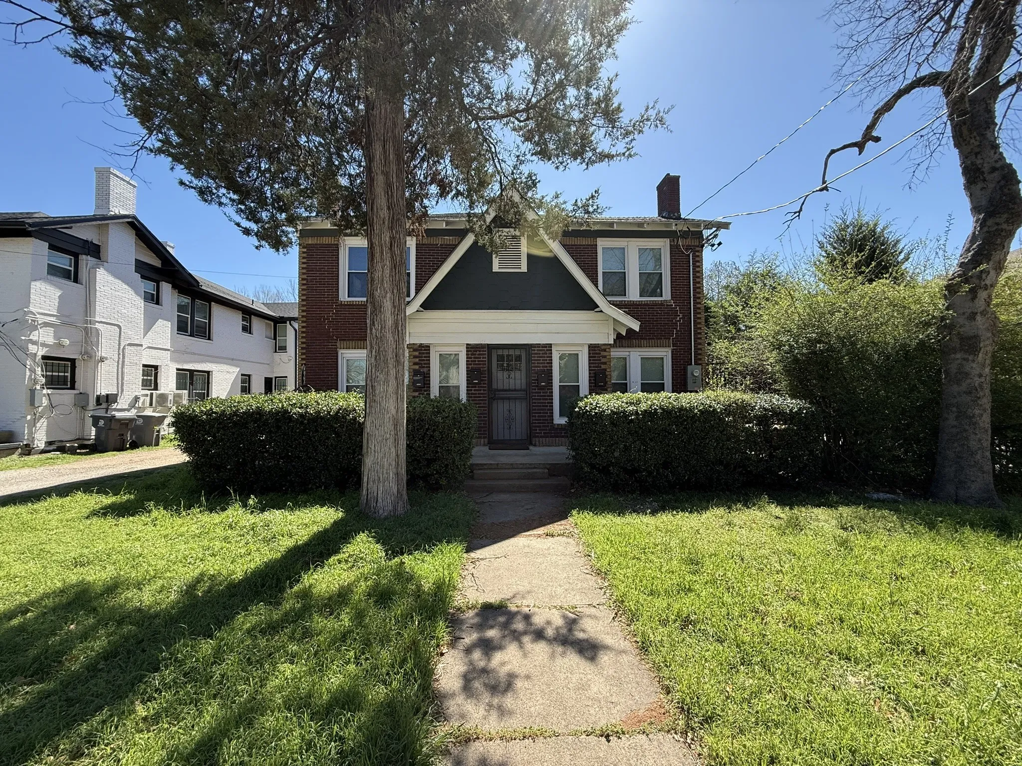 Quadruplex For Rent in Dallas County , 4114 Junius Street B, Dallas, Texas 75246, 1 Bedroom, 1 Bathroom, Garage spaces, 1,042 Sqft, built in 1924, mls#21401068, Real Estate Agent in Dallas, Homes For Rent in Dallas county, Homes For Rent in Dallas, Realtor in Dallas Texas, Real Estate Brokerage Independent Realty Texas, Luminita Cordes Realtor