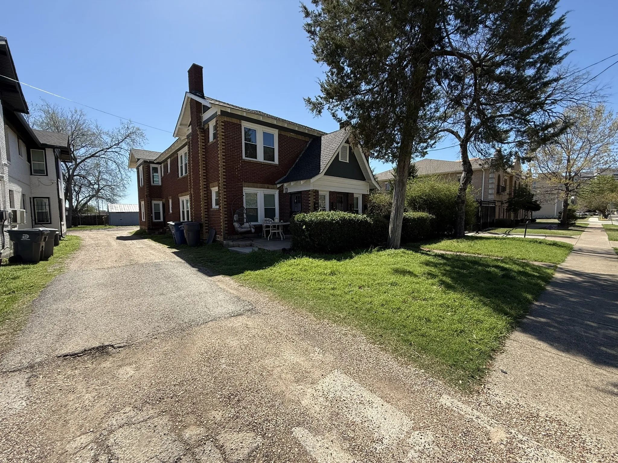 Quadruplex For Rent in Dallas County , 4114 Junius Street B, Dallas, Texas 75246, 1 Bedroom, 1 Bathroom, Garage spaces, 1,042 Sqft, built in 1924, mls#21401068, Real Estate Agent in Dallas, Homes For Rent in Dallas county, Homes For Rent in Dallas, Realtor in Dallas Texas, Real Estate Brokerage Independent Realty Texas, Luminita Cordes Realtor