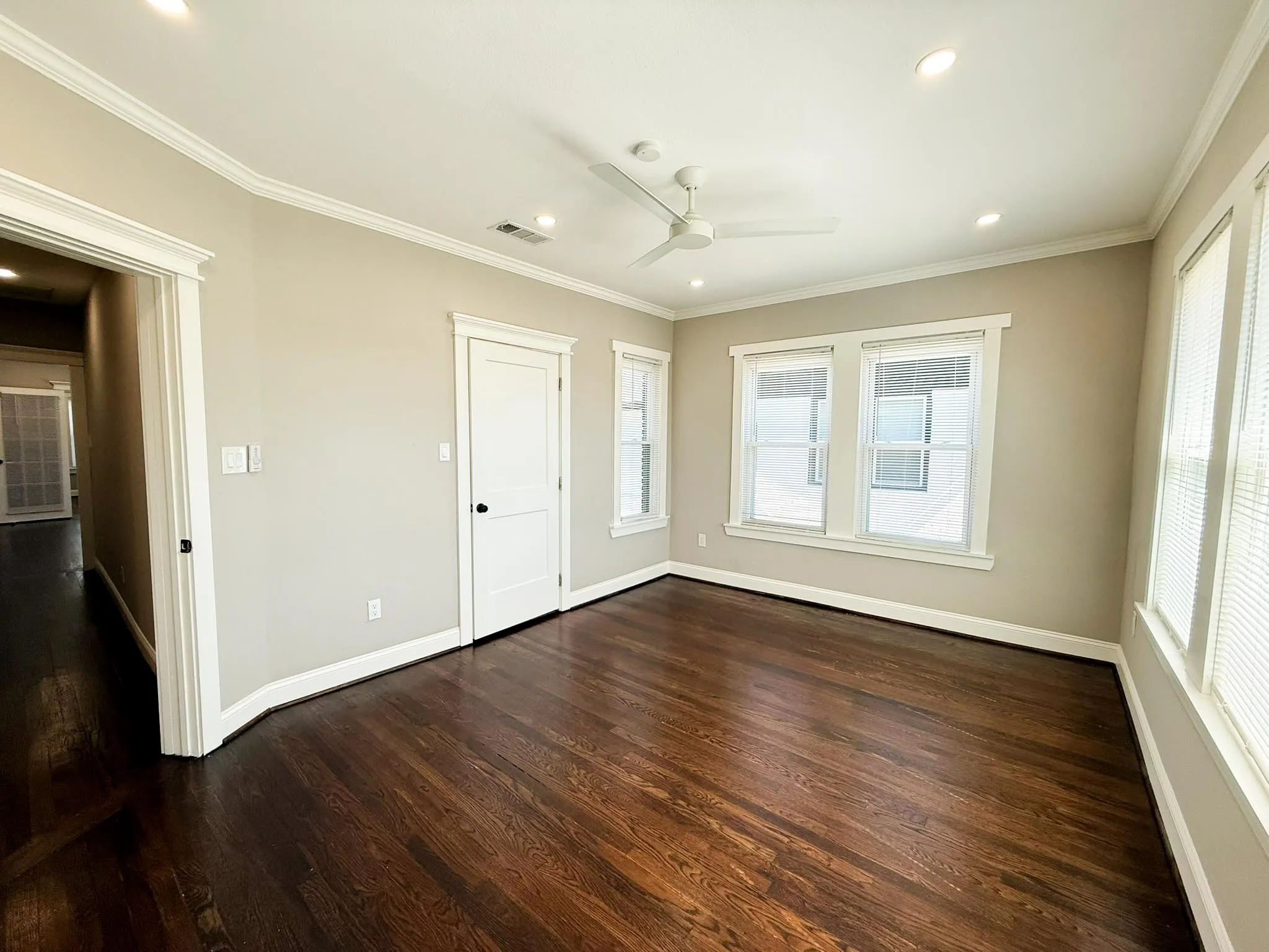 Quadruplex For Rent in Dallas County , 4114 Junius Street B, Dallas, Texas 75246, 1 Bedroom, 1 Bathroom, Garage spaces, 1,042 Sqft, built in 1924, mls#21401068, Real Estate Agent in Dallas, Homes For Rent in Dallas county, Homes For Rent in Dallas, Realtor in Dallas Texas, Real Estate Brokerage Independent Realty Texas, Luminita Cordes Realtor