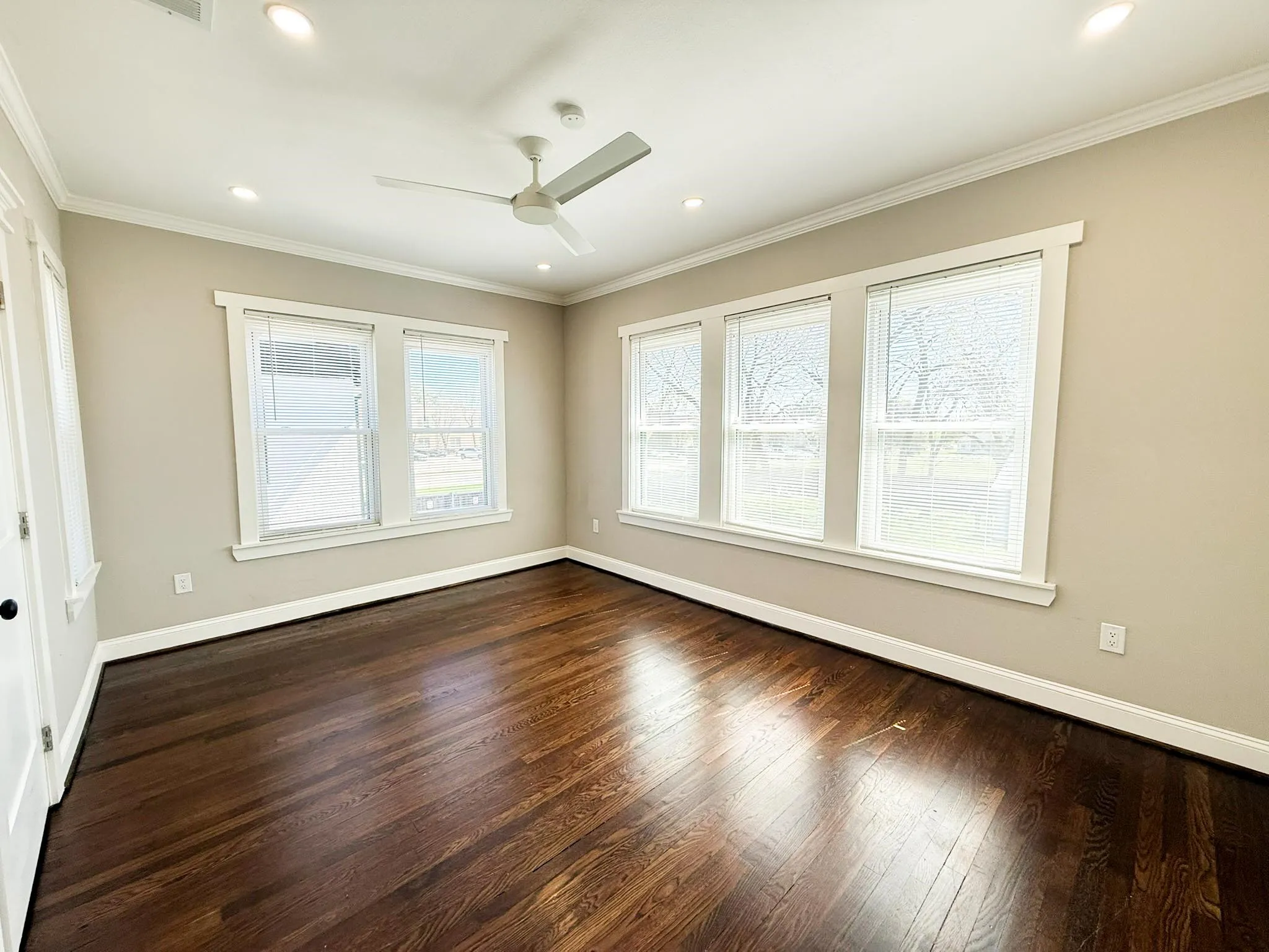 Quadruplex For Rent in Dallas County , 4114 Junius Street B, Dallas, Texas 75246, 1 Bedroom, 1 Bathroom, Garage spaces, 1,042 Sqft, built in 1924, mls#21401068, Real Estate Agent in Dallas, Homes For Rent in Dallas county, Homes For Rent in Dallas, Realtor in Dallas Texas, Real Estate Brokerage Independent Realty Texas, Luminita Cordes Realtor