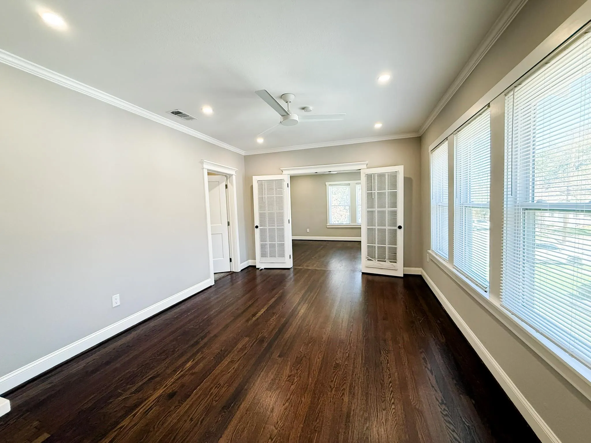 Quadruplex For Rent in Dallas County , 4114 Junius Street B, Dallas, Texas 75246, 1 Bedroom, 1 Bathroom, Garage spaces, 1,042 Sqft, built in 1924, mls#21401068, Real Estate Agent in Dallas, Homes For Rent in Dallas county, Homes For Rent in Dallas, Realtor in Dallas Texas, Real Estate Brokerage Independent Realty Texas, Luminita Cordes Realtor
