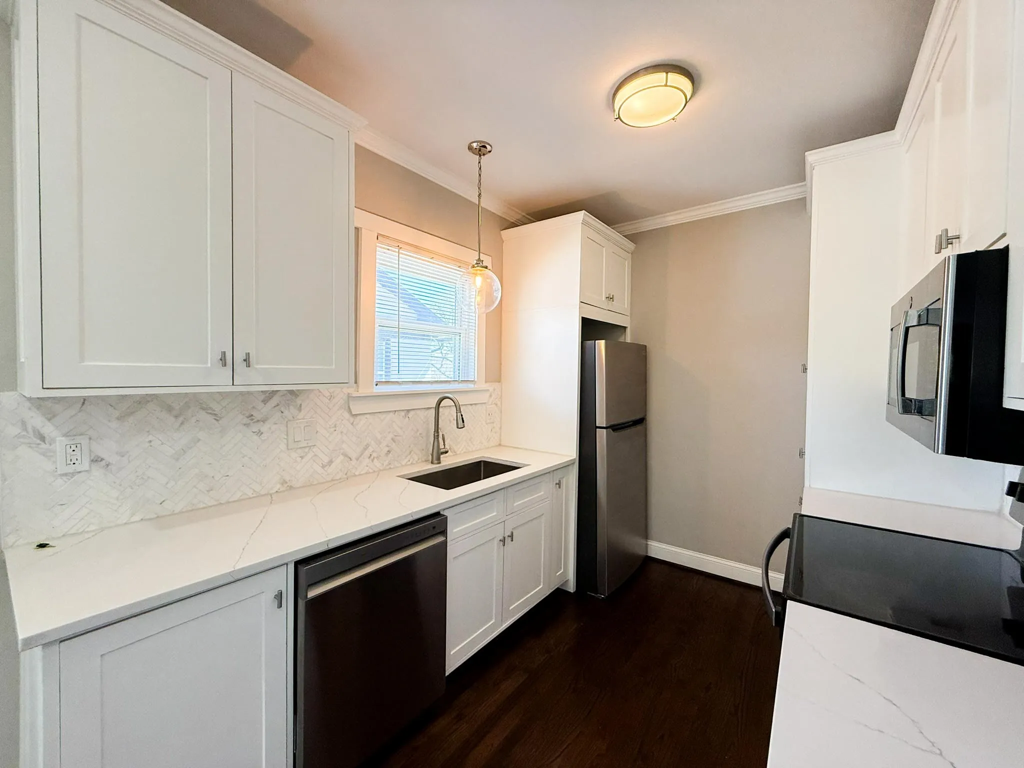 Quadruplex For Rent in Dallas County , 4114 Junius Street B, Dallas, Texas 75246, 1 Bedroom, 1 Bathroom, Garage spaces, 1,042 Sqft, built in 1924, mls#21401068, Real Estate Agent in Dallas, Homes For Rent in Dallas county, Homes For Rent in Dallas, Realtor in Dallas Texas, Real Estate Brokerage Independent Realty Texas, Luminita Cordes Realtor