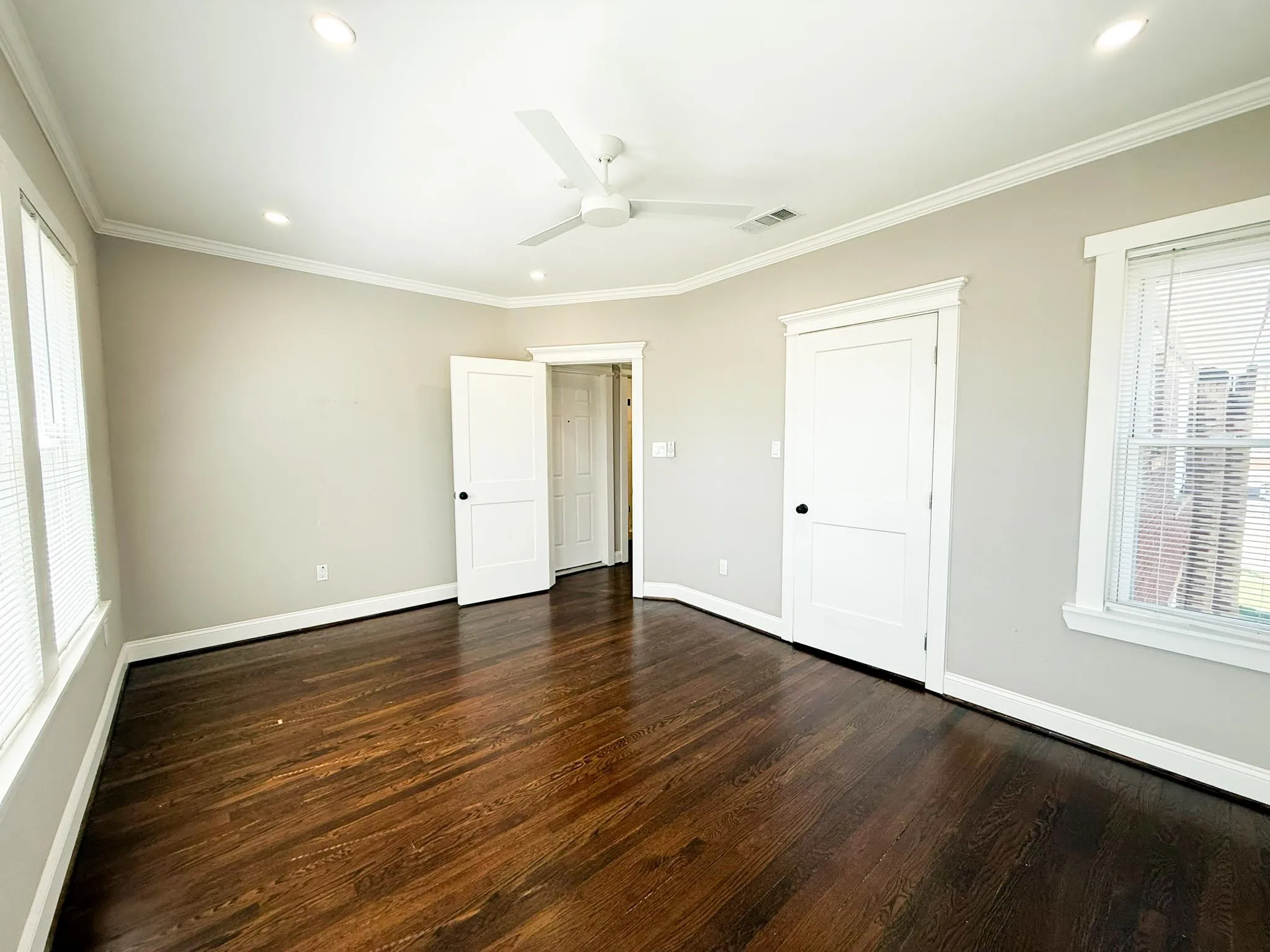 Quadruplex For Rent in Dallas County , 4114 Junius Street B, Dallas, Texas 75246, 1 Bedroom, 1 Bathroom, Garage spaces, 1,042 Sqft, built in 1924, mls#21401068, Real Estate Agent in Dallas, Homes For Rent in Dallas county, Homes For Rent in Dallas, Realtor in Dallas Texas, Real Estate Brokerage Independent Realty Texas, Luminita Cordes Realtor