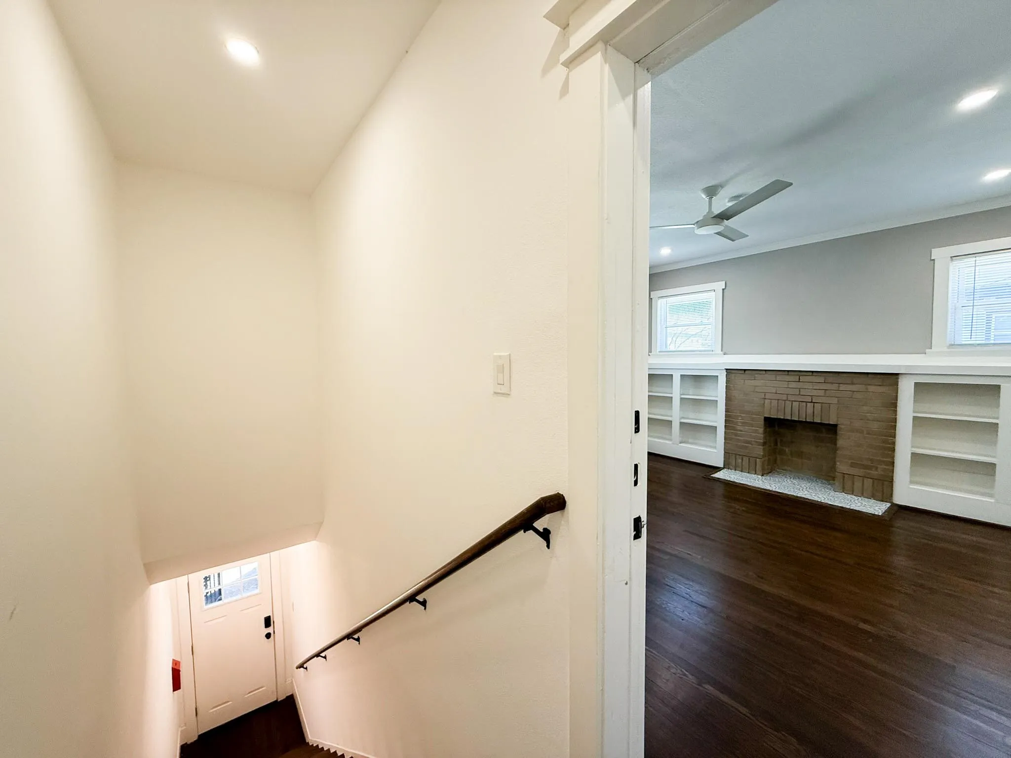 Quadruplex For Rent in Dallas County , 4114 Junius Street B, Dallas, Texas 75246, 1 Bedroom, 1 Bathroom, Garage spaces, 1,042 Sqft, built in 1924, mls#21401068, Real Estate Agent in Dallas, Homes For Rent in Dallas county, Homes For Rent in Dallas, Realtor in Dallas Texas, Real Estate Brokerage Independent Realty Texas, Luminita Cordes Realtor