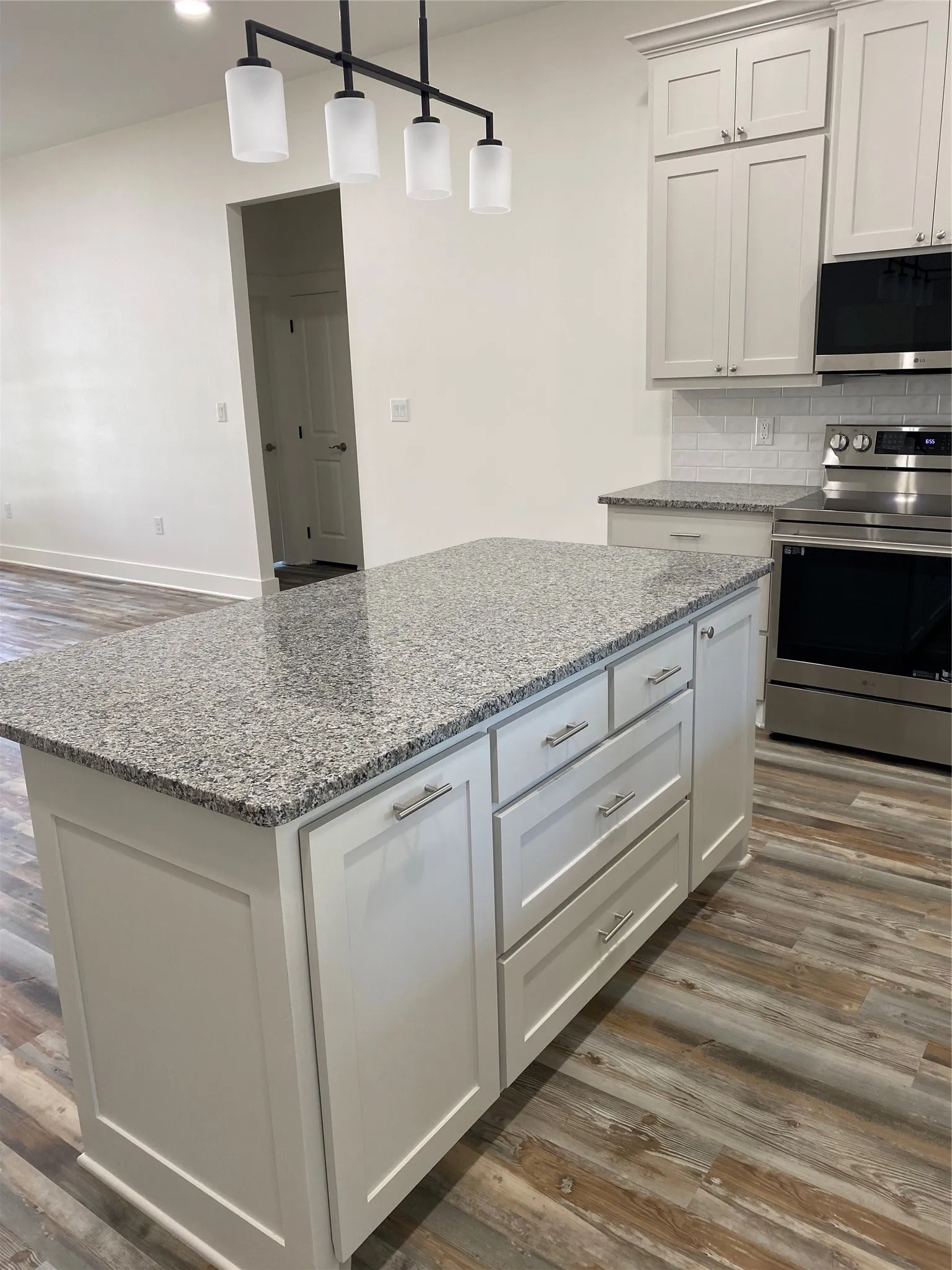 Single Family Residence For Sale in Wood County , 702 Davis Avenue, Quitman, Texas 75783, 3 Bedroom, 2 Bathroom, 2 Garage spaces, 1,521 Sqft, built in 2026, mls#21401072, Real Estate Agent in Quitman, Homes For Sale in Wood county, Homes For Sale in Quitman, Realtor in Quitman Texas, Real Estate Brokerage Independent Realty Texas, Luminita Cordes Realtor