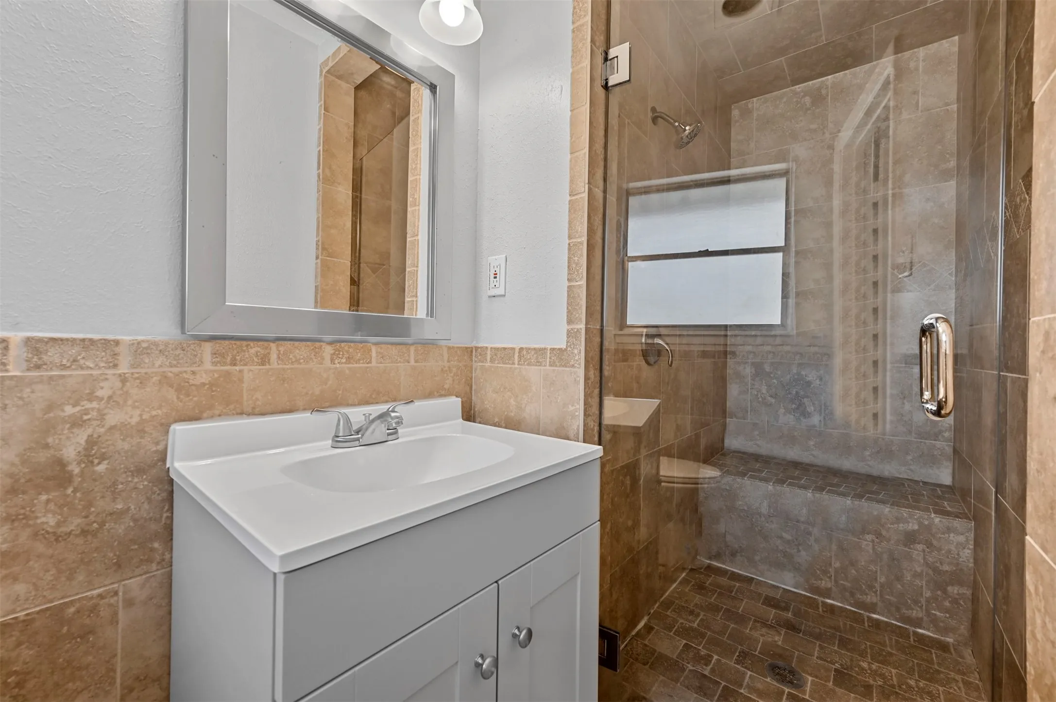 Single Family Residence For Rent in Tarrant County , 1444 Cimarron Trail, Hurst, Texas 76053, 3 Bedroom, 2 Bathroom, 2 Garage spaces, 1,706 Sqft, built in 1961, mls#21401074, Real Estate Agent in Hurst, Homes For Rent in Tarrant county, Homes For Rent in Hurst, Realtor in Hurst Texas, Real Estate Brokerage Independent Realty Texas, Luminita Cordes Realtor