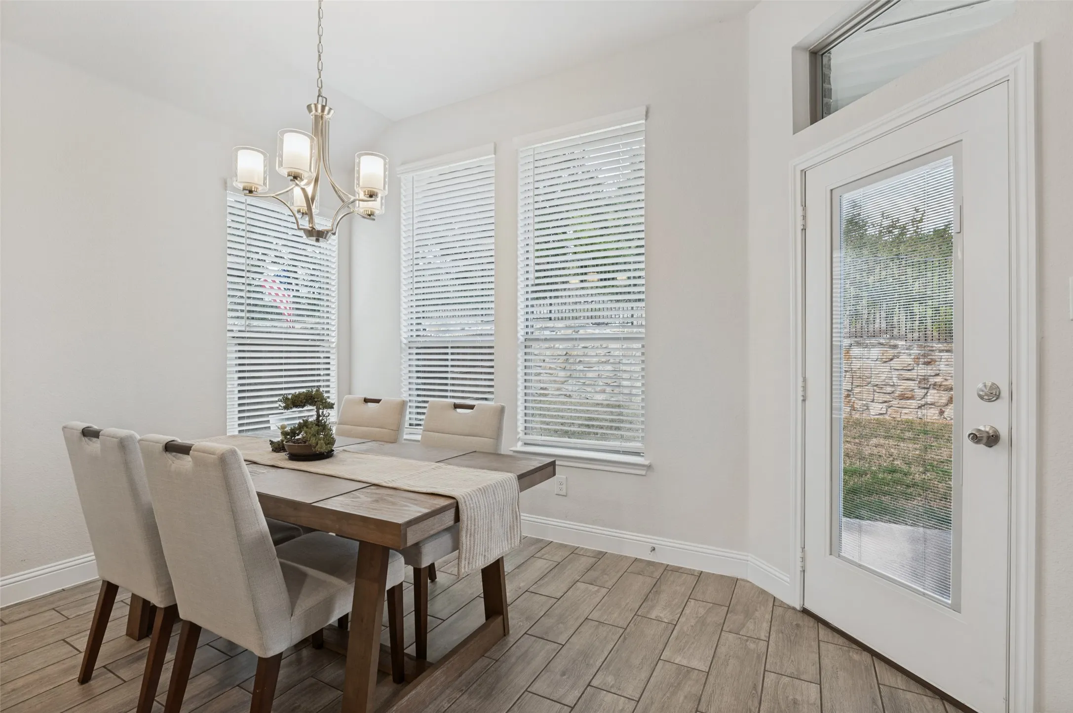 Single Family Residence For Sale in Ellis County , 709 Winecup Way, Midlothian, Texas 76065, 3 Bedroom, 2 Bathroom, 2 Garage spaces, 2,270 Sqft, built in 2023, mls#21400587, Real Estate Agent in Midlothian, Homes For Sale in Ellis county, Homes For Sale in Midlothian, Realtor in Midlothian Texas, Real Estate Brokerage Independent Realty Texas, Luminita Cordes Realtor