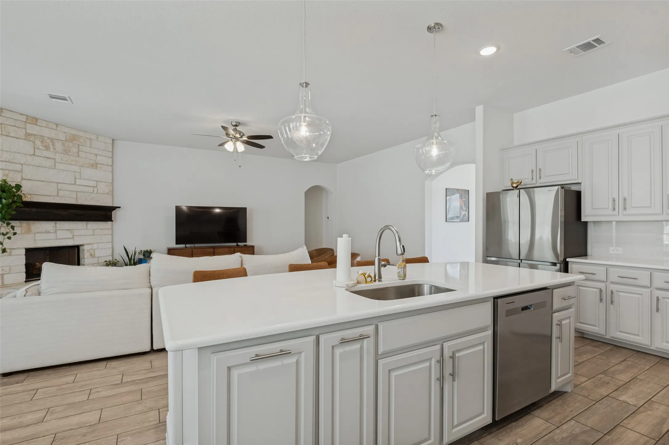 Single Family Residence For Sale in Ellis County , 709 Winecup Way, Midlothian, Texas 76065, 3 Bedroom, 2 Bathroom, 2 Garage spaces, 2,270 Sqft, built in 2023, mls#21400587, Real Estate Agent in Midlothian, Homes For Sale in Ellis county, Homes For Sale in Midlothian, Realtor in Midlothian Texas, Real Estate Brokerage Independent Realty Texas, Luminita Cordes Realtor