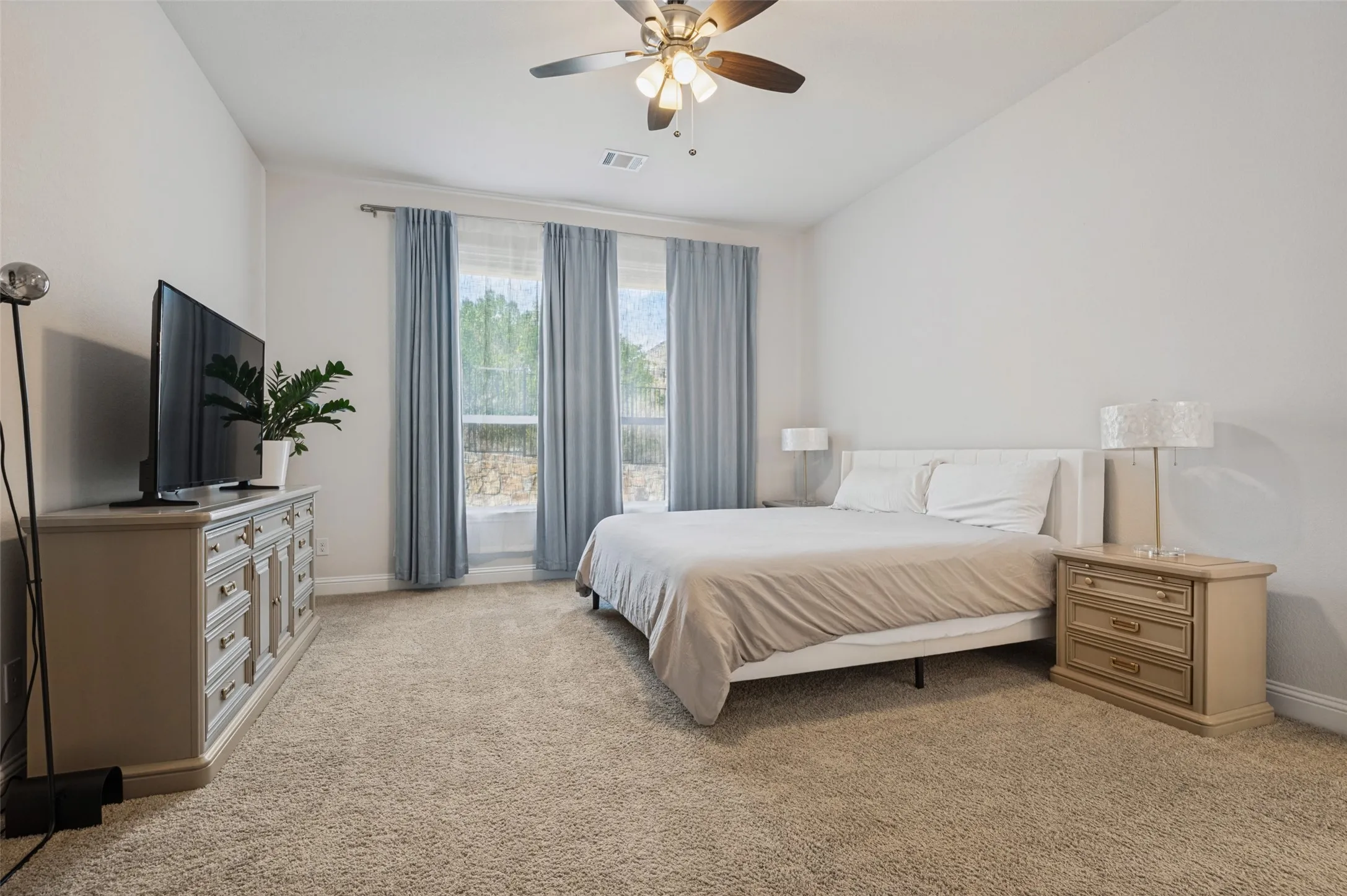 Single Family Residence For Sale in Ellis County , 709 Winecup Way, Midlothian, Texas 76065, 3 Bedroom, 2 Bathroom, 2 Garage spaces, 2,270 Sqft, built in 2023, mls#21400587, Real Estate Agent in Midlothian, Homes For Sale in Ellis county, Homes For Sale in Midlothian, Realtor in Midlothian Texas, Real Estate Brokerage Independent Realty Texas, Luminita Cordes Realtor