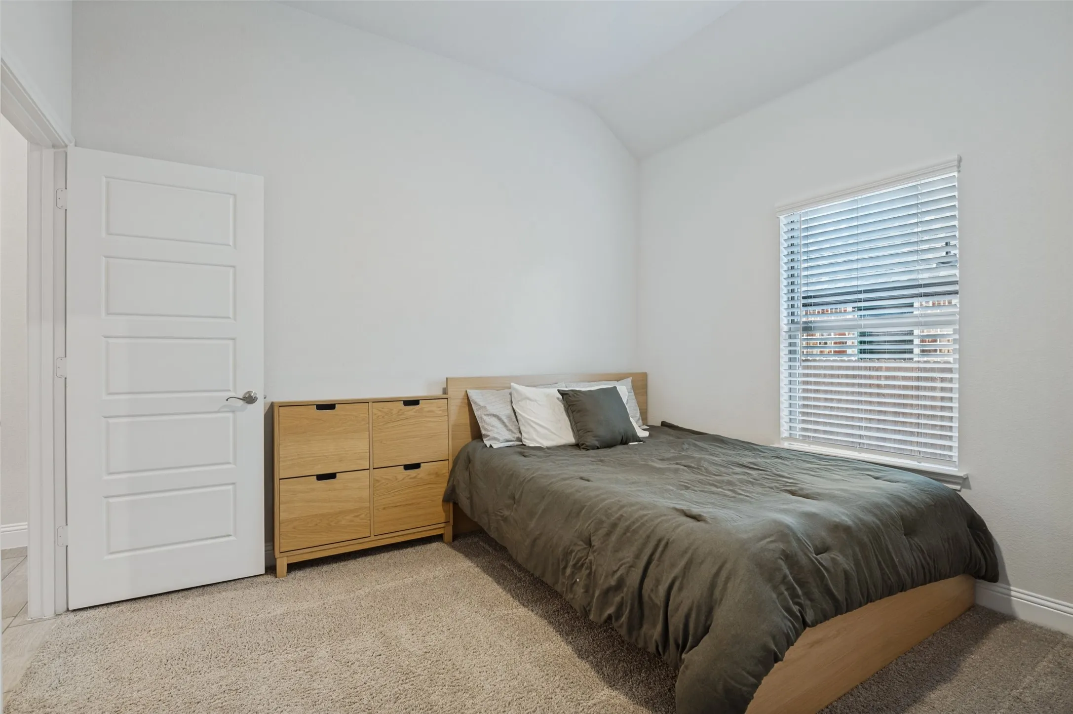 Single Family Residence For Sale in Ellis County , 709 Winecup Way, Midlothian, Texas 76065, 3 Bedroom, 2 Bathroom, 2 Garage spaces, 2,270 Sqft, built in 2023, mls#21400587, Real Estate Agent in Midlothian, Homes For Sale in Ellis county, Homes For Sale in Midlothian, Realtor in Midlothian Texas, Real Estate Brokerage Independent Realty Texas, Luminita Cordes Realtor