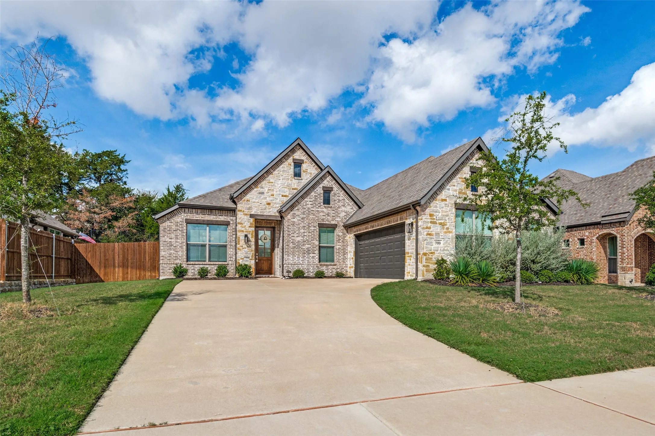 Single Family Residence For Sale in Ellis County , 709 Winecup Way, Midlothian, Texas 76065, 3 Bedroom, 2 Bathroom, 2 Garage spaces, 2,270 Sqft, built in 2023, mls#21400587, Real Estate Agent in Midlothian, Homes For Sale in Ellis county, Homes For Sale in Midlothian, Realtor in Midlothian Texas, Real Estate Brokerage Independent Realty Texas, Luminita Cordes Realtor