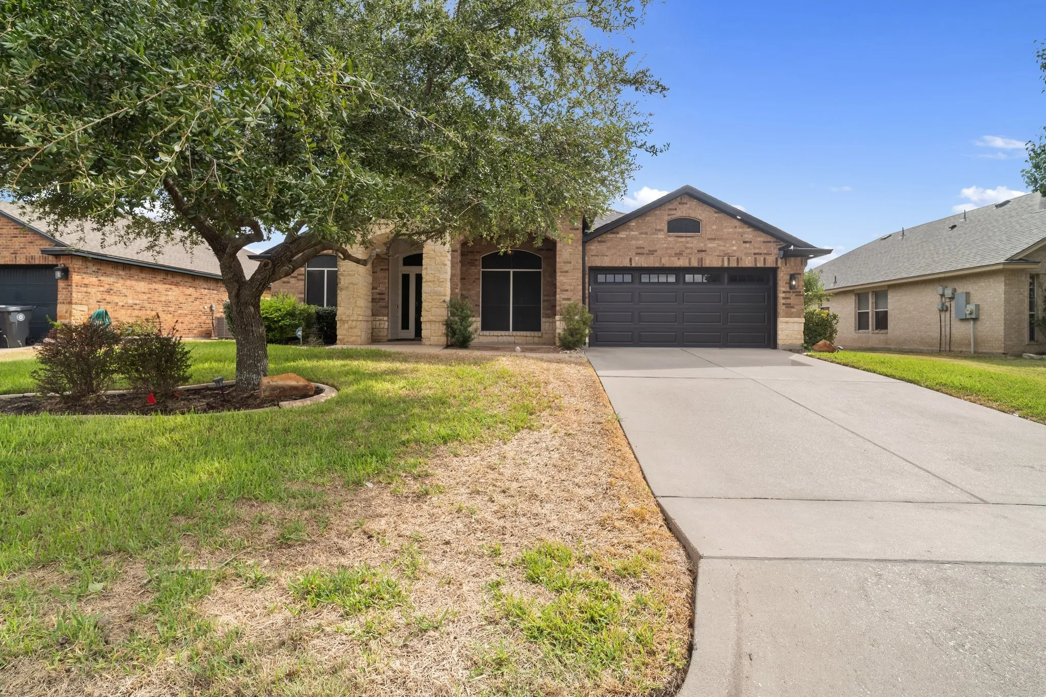 Single Family Residence For Sale in Mc Lennan County , 10108 Parker Springs Drive, Waco, Texas 76708, 3 Bedroom, 3 Bathroom, 2 Garage spaces, 2,279 Sqft, built in 2007, mls#21401000, Real Estate Agent in Waco, Homes For Sale in Mc Lennan county, Homes For Sale in Waco, Realtor in Waco Texas, Real Estate Brokerage Independent Realty Texas, Luminita Cordes Realtor