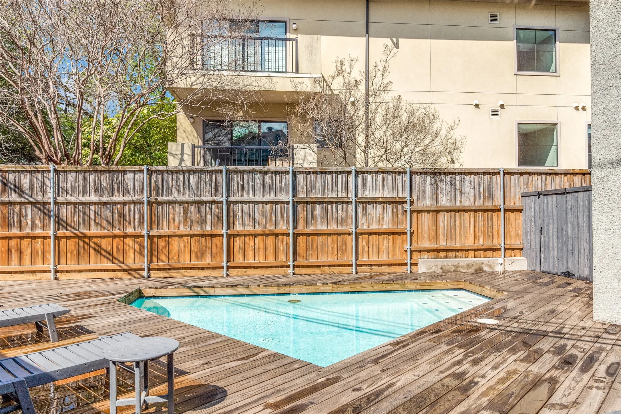 Condominium For Rent in Dallas County , 3907 Throckmorton Street 2, Dallas, Texas 75219, 1 Bedroom, 2 Bathroom, 1 Garage spaces, 787 Sqft, built in 1983, mls#21397830, Real Estate Agent in Dallas, Homes For Rent in Dallas county, Homes For Rent in Dallas, Realtor in Dallas Texas, Real Estate Brokerage Independent Realty Texas, Luminita Cordes Realtor