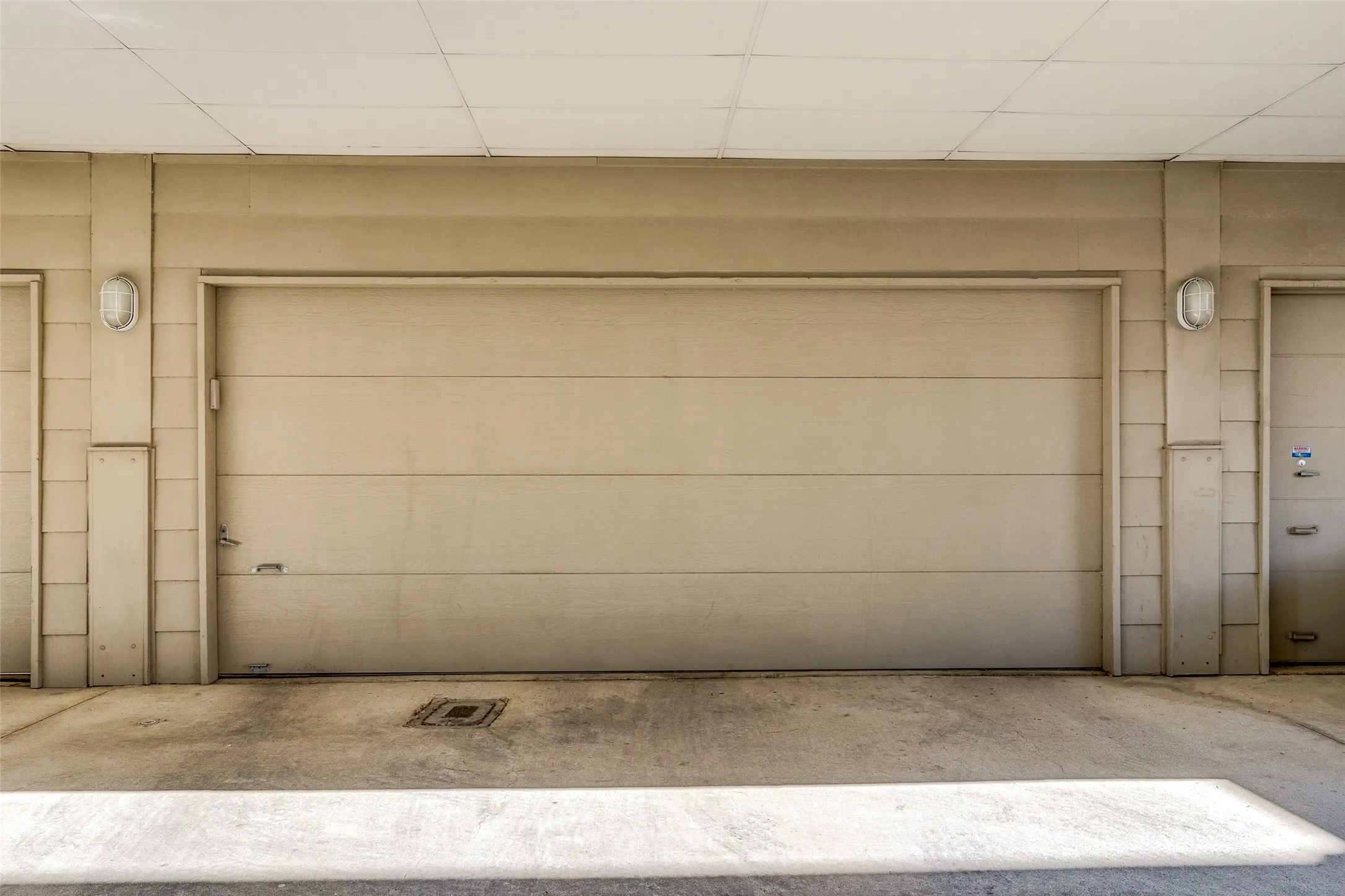 Condominium For Rent in Dallas County , 3907 Throckmorton Street 2, Dallas, Texas 75219, 1 Bedroom, 2 Bathroom, 1 Garage spaces, 787 Sqft, built in 1983, mls#21397830, Real Estate Agent in Dallas, Homes For Rent in Dallas county, Homes For Rent in Dallas, Realtor in Dallas Texas, Real Estate Brokerage Independent Realty Texas, Luminita Cordes Realtor