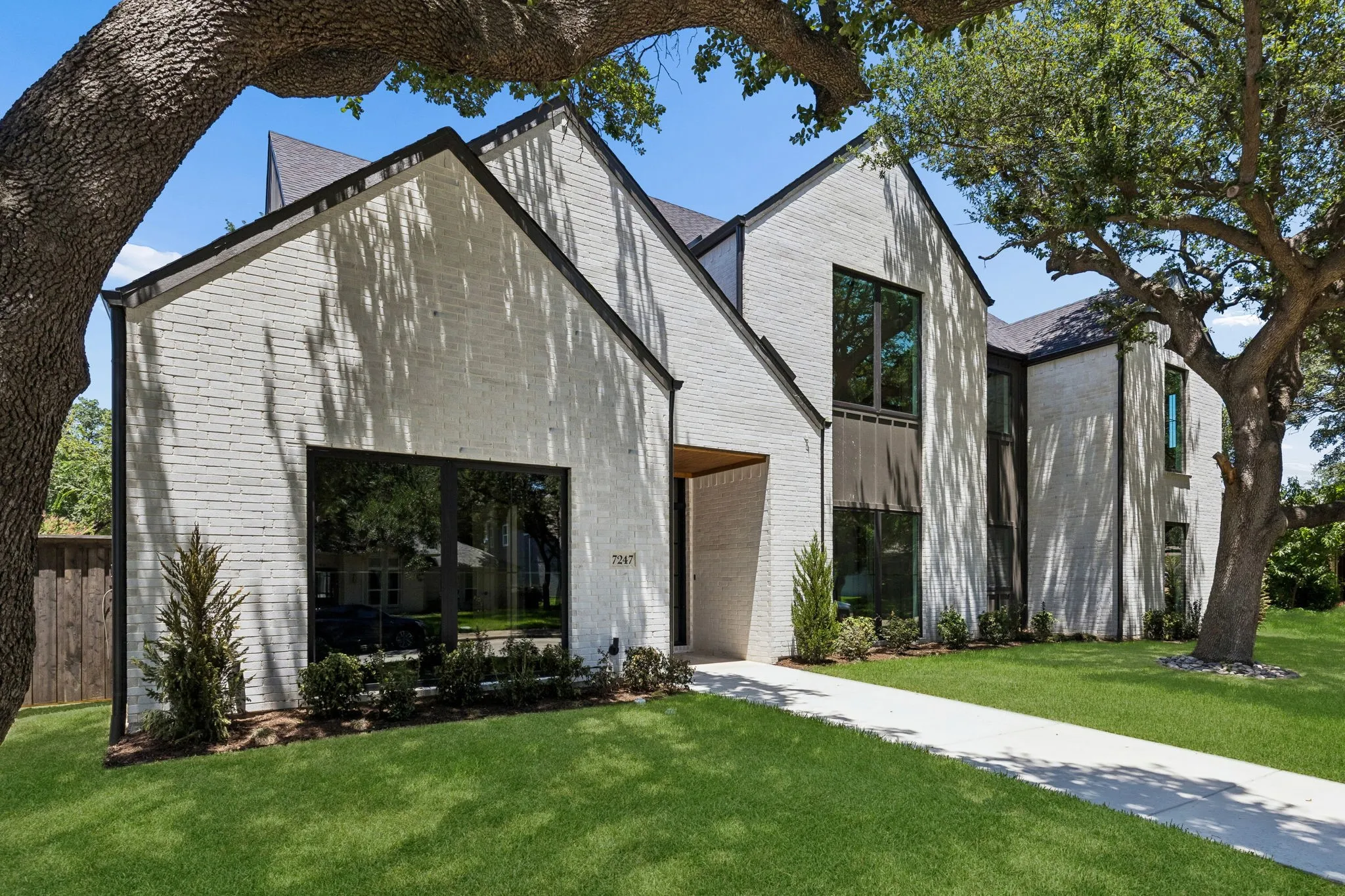 Single Family Residence For Sale in Dallas County , 7247 Blythdale Drive, Dallas, Texas 75248, 5 Bedroom, 7 Bathroom, 2 Garage spaces, 5,253 Sqft, built in 2026, mls#21394891, Real Estate Agent in Dallas, Homes For Sale in Dallas county, Homes For Sale in Dallas, Realtor in Dallas Texas, Real Estate Brokerage Independent Realty Texas, Luminita Cordes Realtor