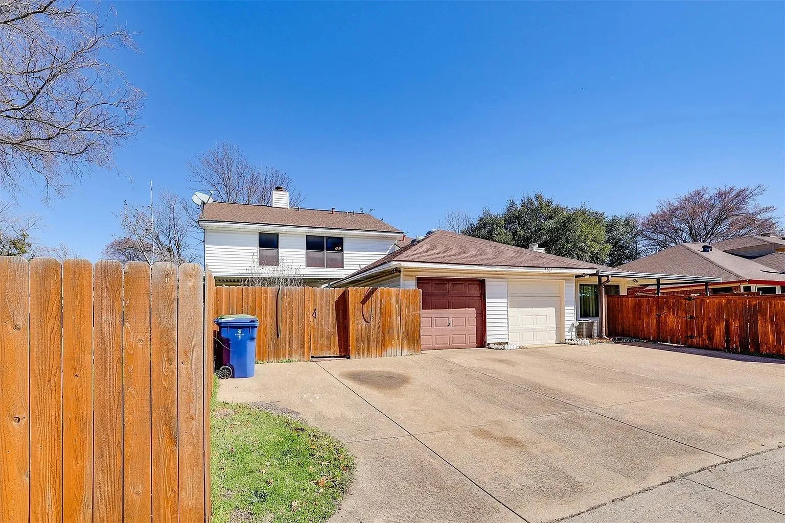 Duplex For Rent in Dallas County , 2209 Prairie Creek Trail, Garland, Texas 75040, 3 Bedroom, 3 Bathroom, 1 Garage spaces, 1,769 Sqft, built in 1986, mls#21401082, Real Estate Agent in Garland, Homes For Rent in Dallas county, Homes For Rent in Garland, Realtor in Garland Texas, Real Estate Brokerage Independent Realty Texas, Luminita Cordes Realtor