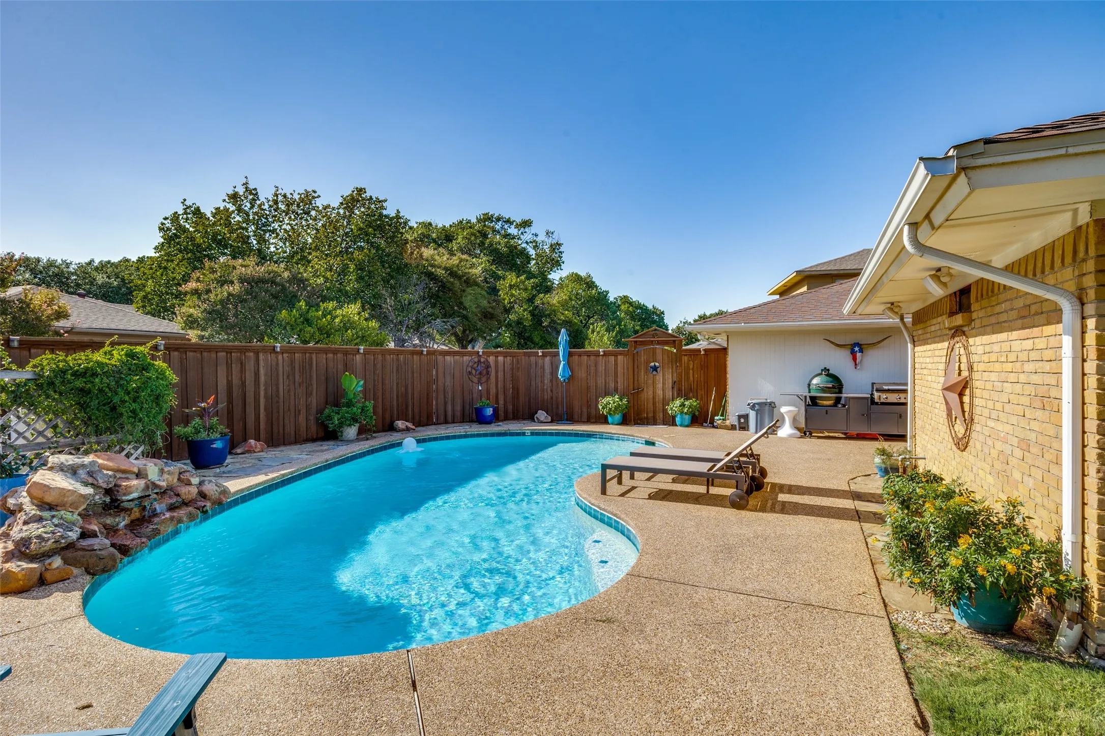 Single Family Residence For Sale in Collin County , 2617 Pinehurst Drive, Plano, Texas 75075, 4 Bedroom, 3 Bathroom, 2 Garage spaces, 2,362 Sqft, built in 1972, mls#21397174, Real Estate Agent in Plano, Homes For Sale in Collin county, Homes For Sale in Plano, Realtor in Plano Texas, Real Estate Brokerage Independent Realty Texas, Luminita Cordes Realtor