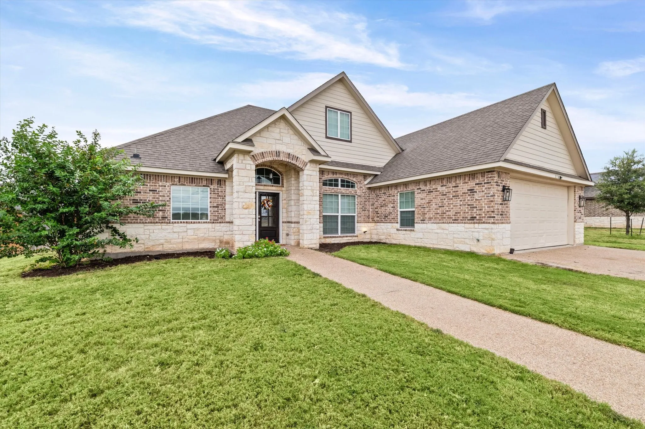 Single Family Residence For Sale in Mc Lennan County , 370 Frederick Drive, Robinson, Texas 76706, 4 Bedroom, 3 Bathroom, 2 Garage spaces, 2,263 Sqft, built in 2023, mls#21398344, Real Estate Agent in Robinson, Homes For Sale in Mc Lennan county, Homes For Sale in Robinson, Realtor in Robinson Texas, Real Estate Brokerage Independent Realty Texas, Luminita Cordes Realtor