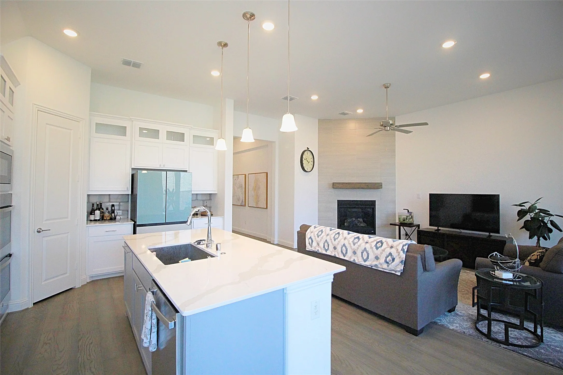 Single Family Residence For Sale in Denton County , 606 Artesian Drive, Argyle, Texas 76226, 3 Bedroom, 2 Bathroom, 2 Garage spaces, 2,115 Sqft, built in 2021, mls#21401066, Real Estate Agent in Argyle, Homes For Sale in Denton county, Homes For Sale in Argyle, Realtor in Argyle Texas, Real Estate Brokerage Independent Realty Texas, Luminita Cordes Realtor