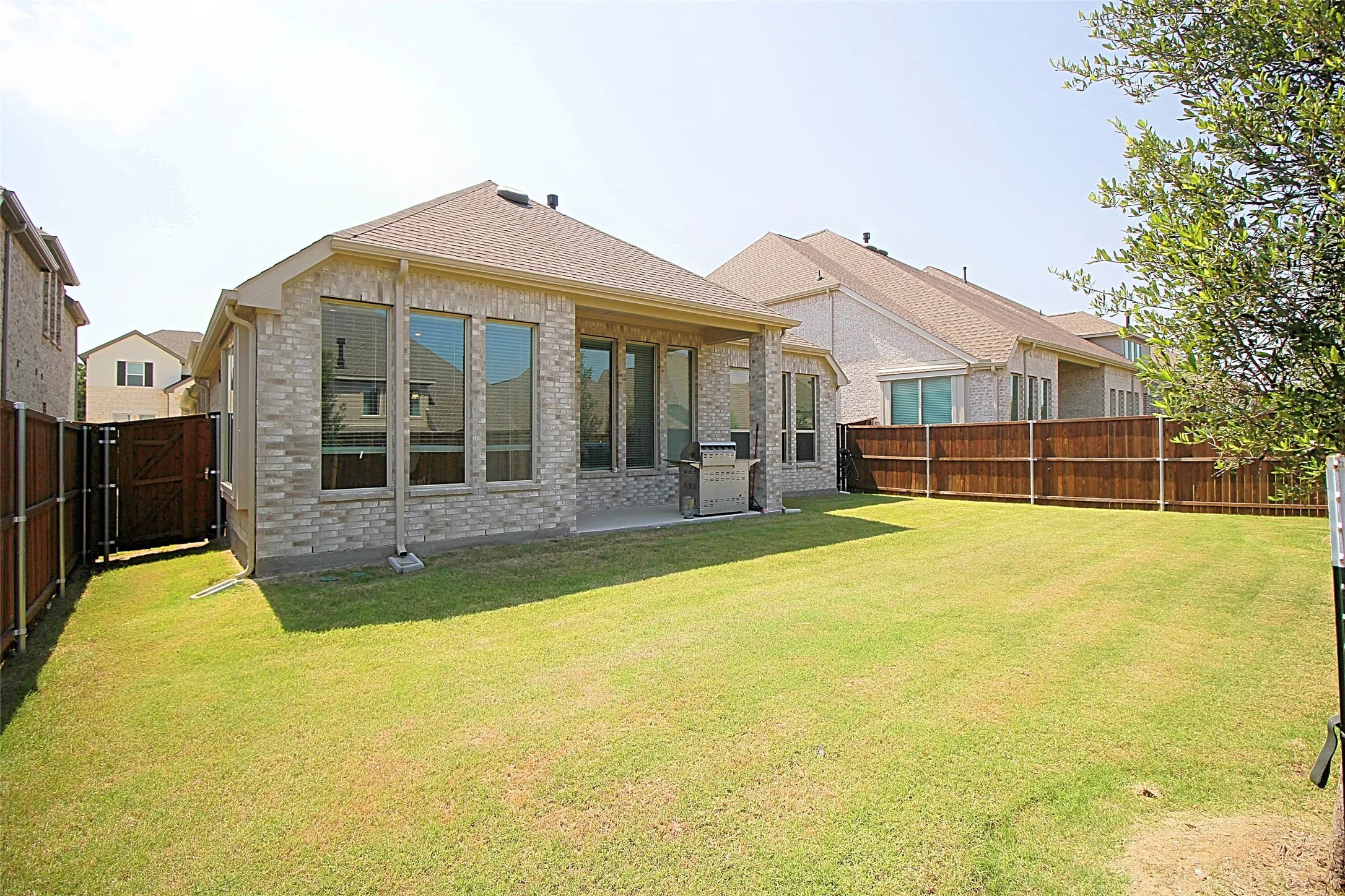 Single Family Residence For Sale in Denton County , 606 Artesian Drive, Argyle, Texas 76226, 3 Bedroom, 2 Bathroom, 2 Garage spaces, 2,115 Sqft, built in 2021, mls#21401066, Real Estate Agent in Argyle, Homes For Sale in Denton county, Homes For Sale in Argyle, Realtor in Argyle Texas, Real Estate Brokerage Independent Realty Texas, Luminita Cordes Realtor