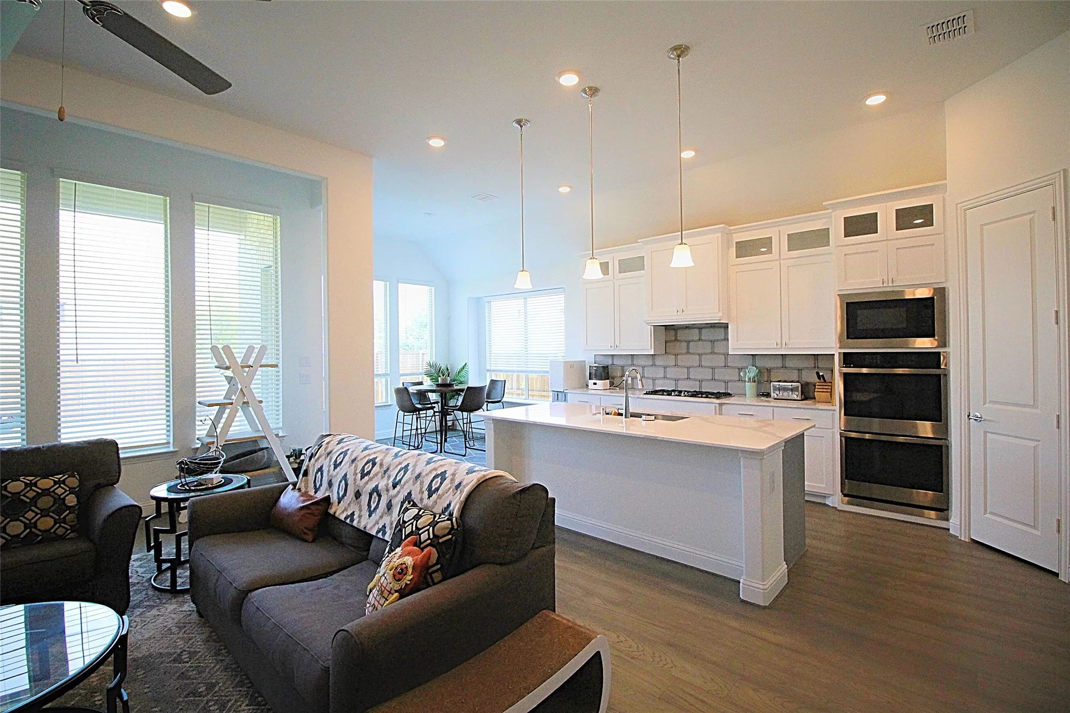 Single Family Residence For Sale in Denton County , 606 Artesian Drive, Argyle, Texas 76226, 3 Bedroom, 2 Bathroom, 2 Garage spaces, 2,115 Sqft, built in 2021, mls#21401066, Real Estate Agent in Argyle, Homes For Sale in Denton county, Homes For Sale in Argyle, Realtor in Argyle Texas, Real Estate Brokerage Independent Realty Texas, Luminita Cordes Realtor