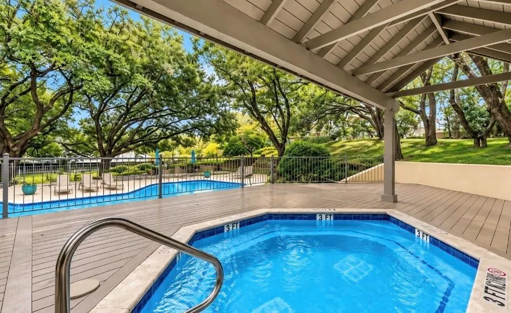 Condominium For Sale in Dallas County , 3883 Turtle Creek Boulevard 403, Dallas, Texas 75219, 1 Bedroom, 1 Bathroom, Garage spaces, 739 Sqft, built in 1963, mls#21399291, Real Estate Agent in Dallas, Homes For Sale in Dallas county, Homes For Sale in Dallas, Realtor in Dallas Texas, Real Estate Brokerage Independent Realty Texas, Luminita Cordes Realtor