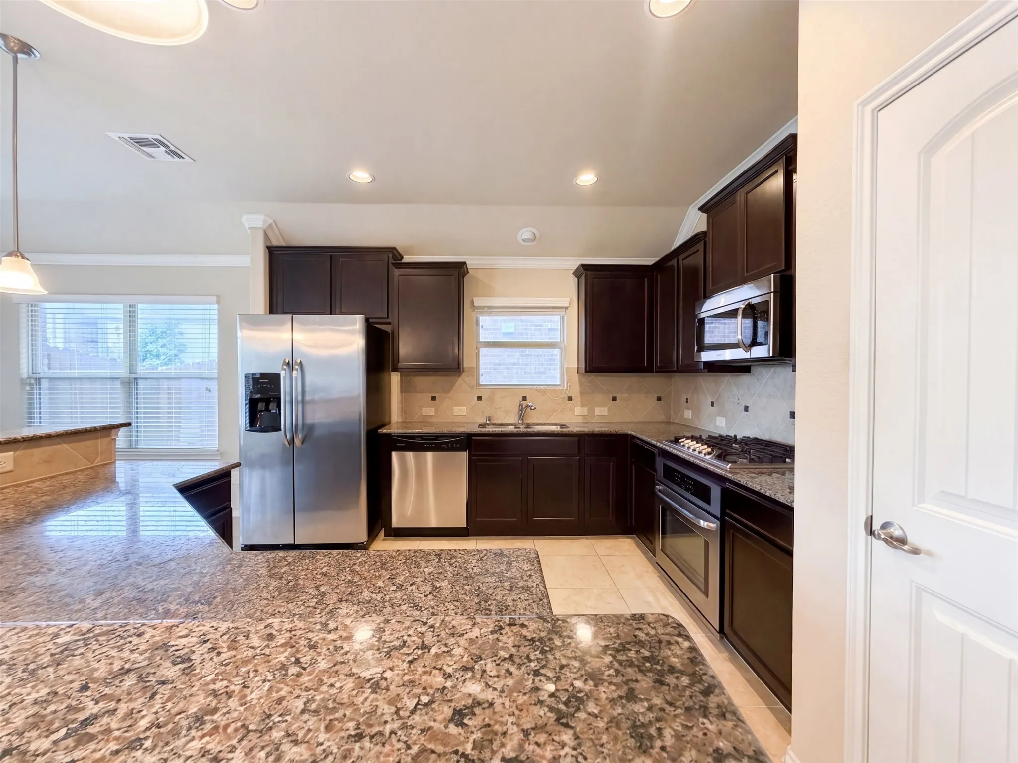 Single Family Residence For Sale in Collin County , 10217 Pear Valley Road, Mc Kinney, Texas 75072, 3 Bedroom, 2 Bathroom, 2 Garage spaces, 1,676 Sqft, built in 2015, mls#21401088, Real Estate Agent in Mc Kinney, Homes For Sale in Collin county, Homes For Sale in Mc Kinney, Realtor in Mc Kinney Texas, Real Estate Brokerage Independent Realty Texas, Luminita Cordes Realtor