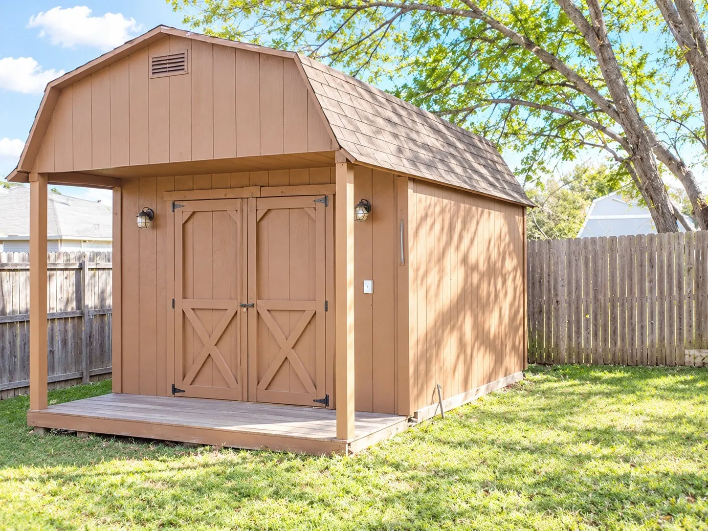 Single Family Residence For Sale in Johnson County , 1007 Miles Avenue, Burleson, Texas 76028, 3 Bedroom, 2 Bathroom, 2 Garage spaces, 1,486 Sqft, built in 1998, mls#21401015, Real Estate Agent in Burleson, Homes For Sale in Johnson county, Homes For Sale in Burleson, Realtor in Burleson Texas, Real Estate Brokerage Independent Realty Texas, Luminita Cordes Realtor