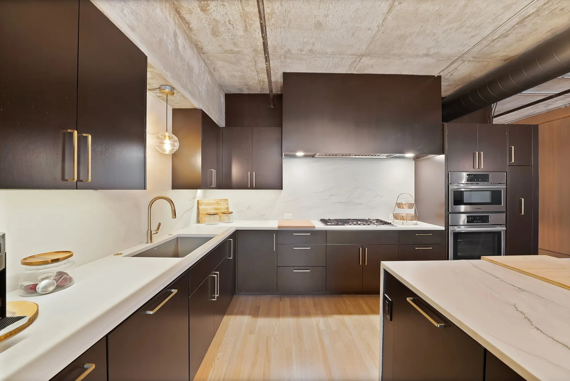 Condominium For Sale in Dallas County , 1999 Mckinney Avenue 1002, Dallas, Texas 75201, 2 Bedroom, 2 Bathroom, 2 Garage spaces, 2,362 Sqft, built in 2000, mls#21392469, Real Estate Agent in Dallas, Homes For Sale in Dallas county, Homes For Sale in Dallas, Realtor in Dallas Texas, Real Estate Brokerage Independent Realty Texas, Luminita Cordes Realtor