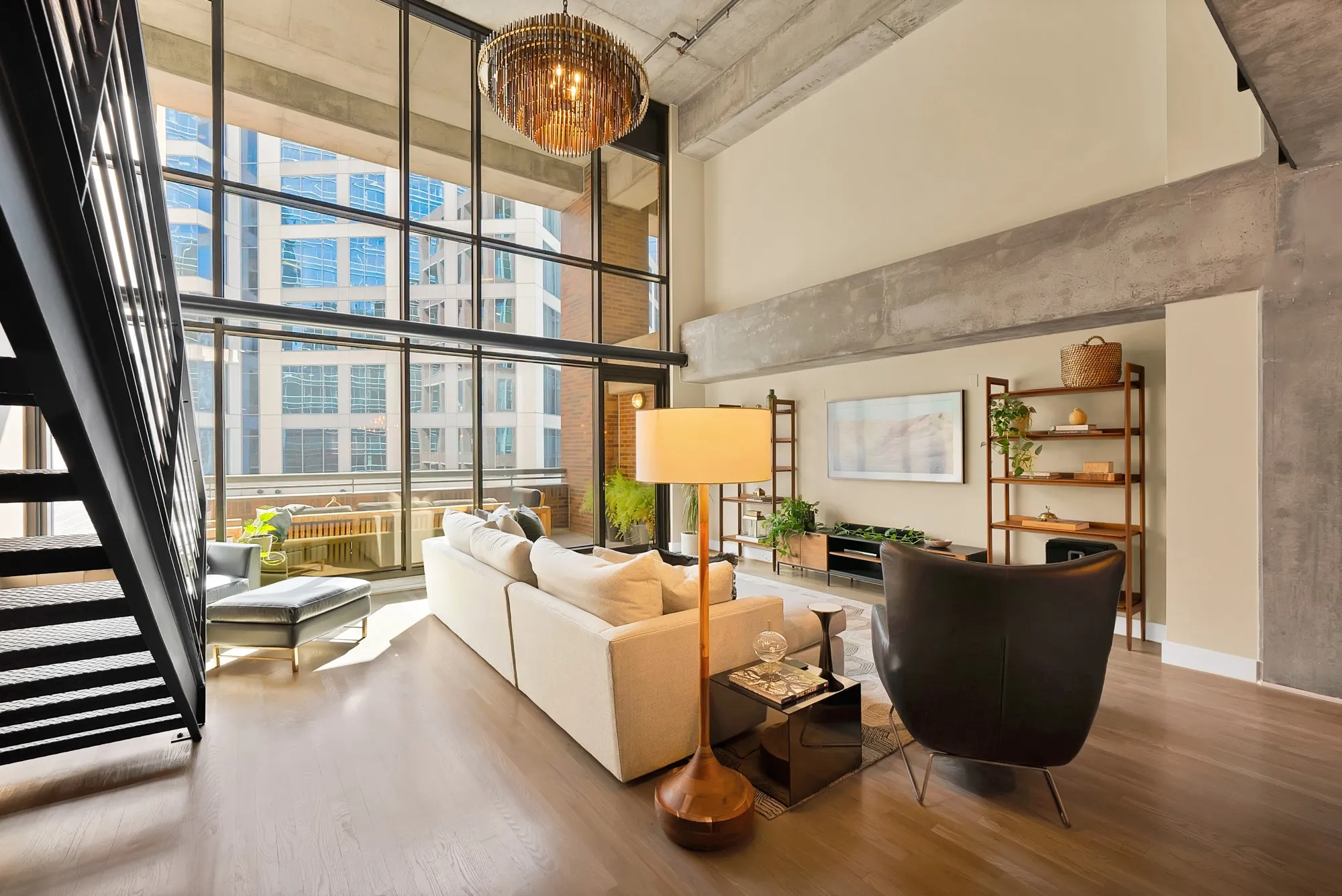 Condominium For Sale in Dallas County , 1999 Mckinney Avenue 1002, Dallas, Texas 75201, 2 Bedroom, 2 Bathroom, 2 Garage spaces, 2,362 Sqft, built in 2000, mls#21392469, Real Estate Agent in Dallas, Homes For Sale in Dallas county, Homes For Sale in Dallas, Realtor in Dallas Texas, Real Estate Brokerage Independent Realty Texas, Luminita Cordes Realtor