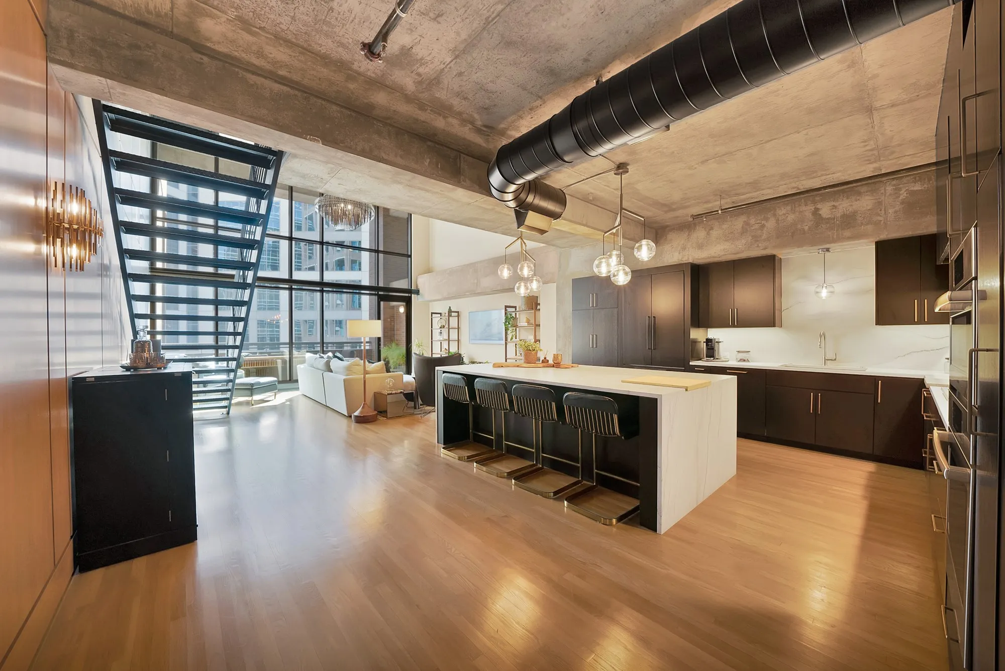 Condominium For Sale in Dallas County , 1999 Mckinney Avenue 1002, Dallas, Texas 75201, 2 Bedroom, 2 Bathroom, 2 Garage spaces, 2,362 Sqft, built in 2000, mls#21392469, Real Estate Agent in Dallas, Homes For Sale in Dallas county, Homes For Sale in Dallas, Realtor in Dallas Texas, Real Estate Brokerage Independent Realty Texas, Luminita Cordes Realtor
