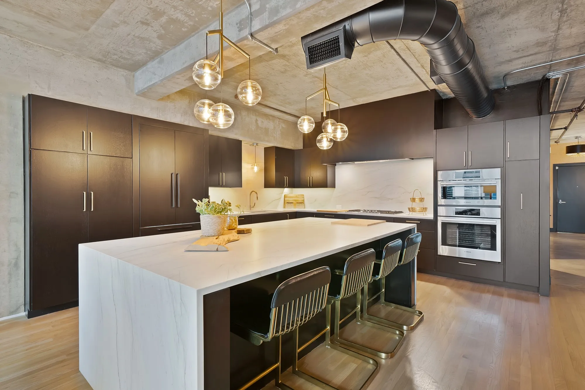 Condominium For Sale in Dallas County , 1999 Mckinney Avenue 1002, Dallas, Texas 75201, 2 Bedroom, 2 Bathroom, 2 Garage spaces, 2,362 Sqft, built in 2000, mls#21392469, Real Estate Agent in Dallas, Homes For Sale in Dallas county, Homes For Sale in Dallas, Realtor in Dallas Texas, Real Estate Brokerage Independent Realty Texas, Luminita Cordes Realtor