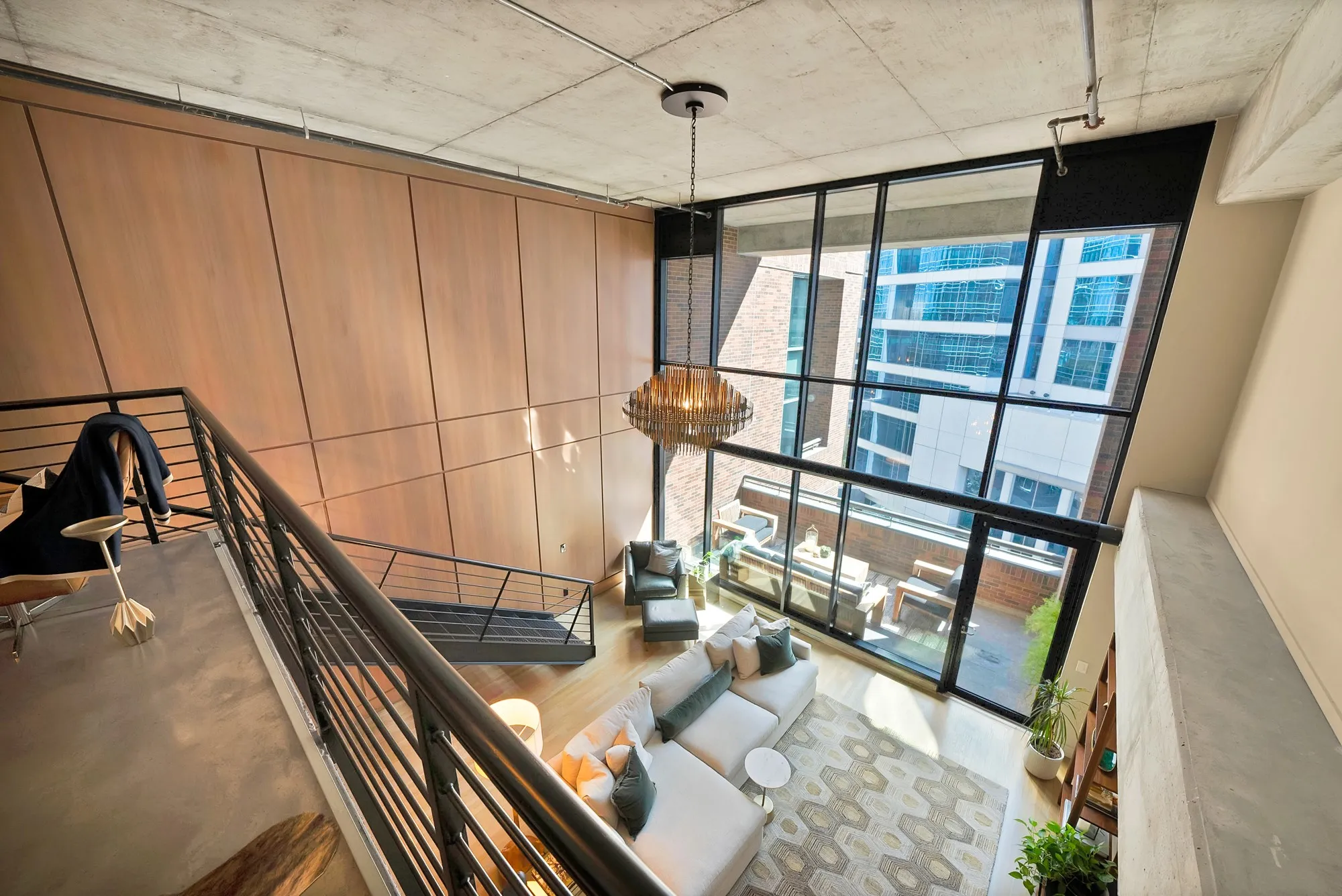Condominium For Sale in Dallas County , 1999 Mckinney Avenue 1002, Dallas, Texas 75201, 2 Bedroom, 2 Bathroom, 2 Garage spaces, 2,362 Sqft, built in 2000, mls#21392469, Real Estate Agent in Dallas, Homes For Sale in Dallas county, Homes For Sale in Dallas, Realtor in Dallas Texas, Real Estate Brokerage Independent Realty Texas, Luminita Cordes Realtor