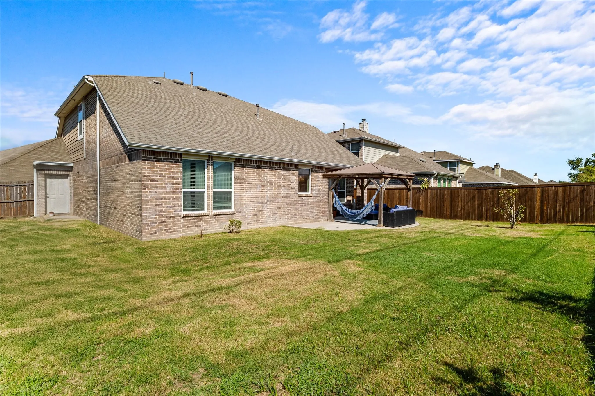 Single Family Residence For Sale in Denton County , 1105 Freesia Drive, Little Elm, Texas 75068, 4 Bedroom, 3 Bathroom, 2 Garage spaces, 2,522 Sqft, built in 2015, mls#21400106, Real Estate Agent in Little Elm, Homes For Sale in Denton county, Homes For Sale in Little Elm, Realtor in Little Elm Texas, Real Estate Brokerage Independent Realty Texas, Luminita Cordes Realtor