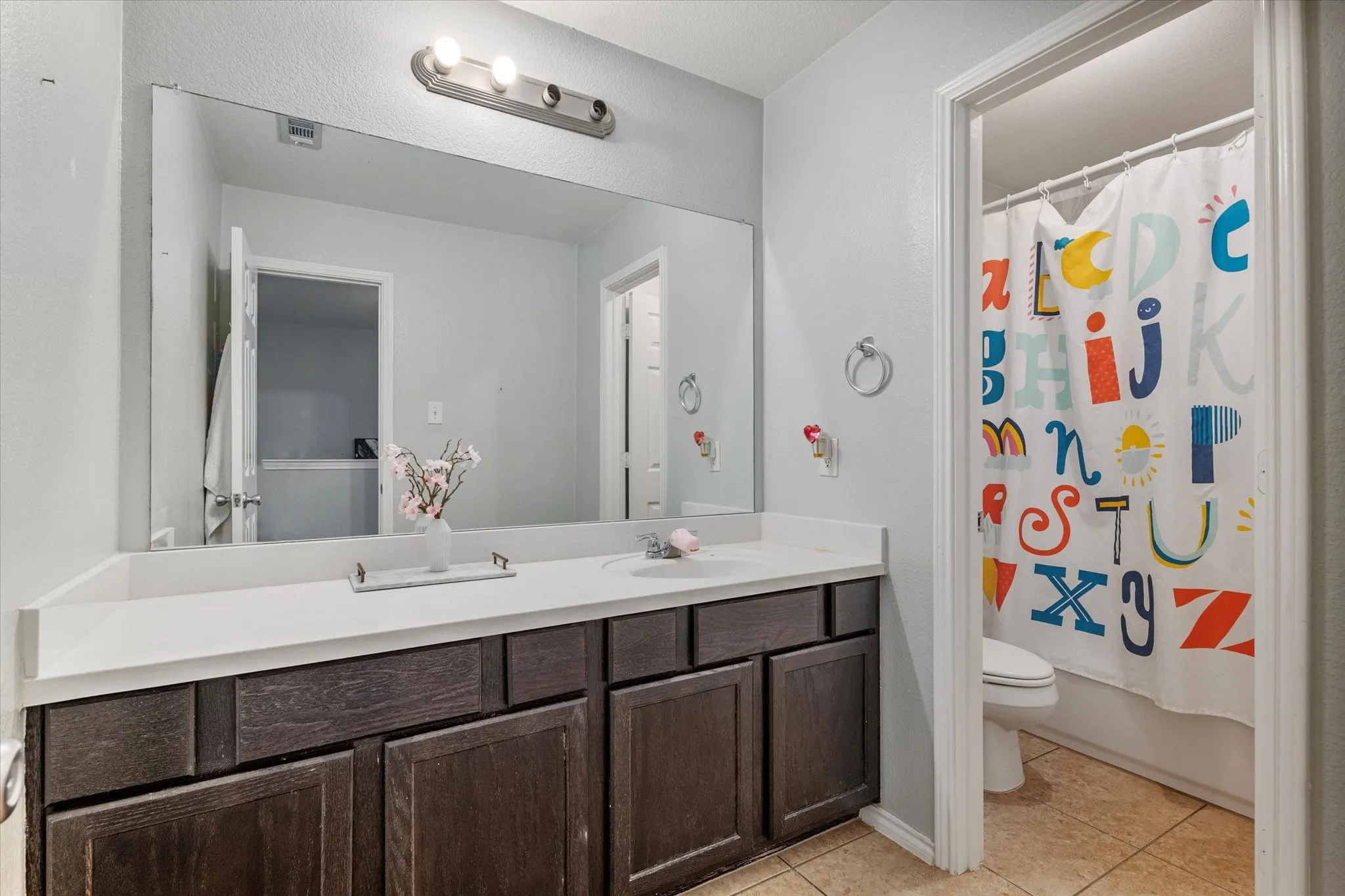 Single Family Residence For Sale in Denton County , 1105 Freesia Drive, Little Elm, Texas 75068, 4 Bedroom, 3 Bathroom, 2 Garage spaces, 2,522 Sqft, built in 2015, mls#21400106, Real Estate Agent in Little Elm, Homes For Sale in Denton county, Homes For Sale in Little Elm, Realtor in Little Elm Texas, Real Estate Brokerage Independent Realty Texas, Luminita Cordes Realtor