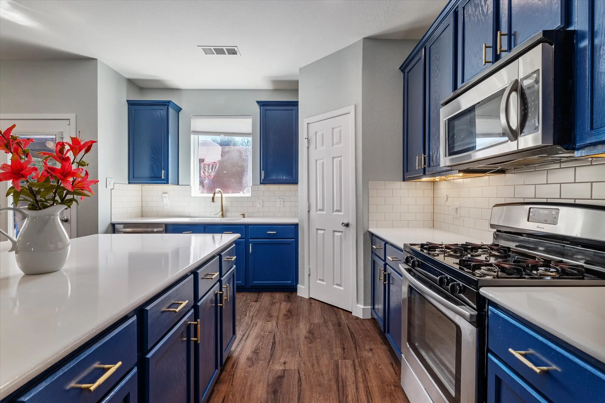 Single Family Residence For Sale in Denton County , 1105 Freesia Drive, Little Elm, Texas 75068, 4 Bedroom, 3 Bathroom, 2 Garage spaces, 2,522 Sqft, built in 2015, mls#21400106, Real Estate Agent in Little Elm, Homes For Sale in Denton county, Homes For Sale in Little Elm, Realtor in Little Elm Texas, Real Estate Brokerage Independent Realty Texas, Luminita Cordes Realtor