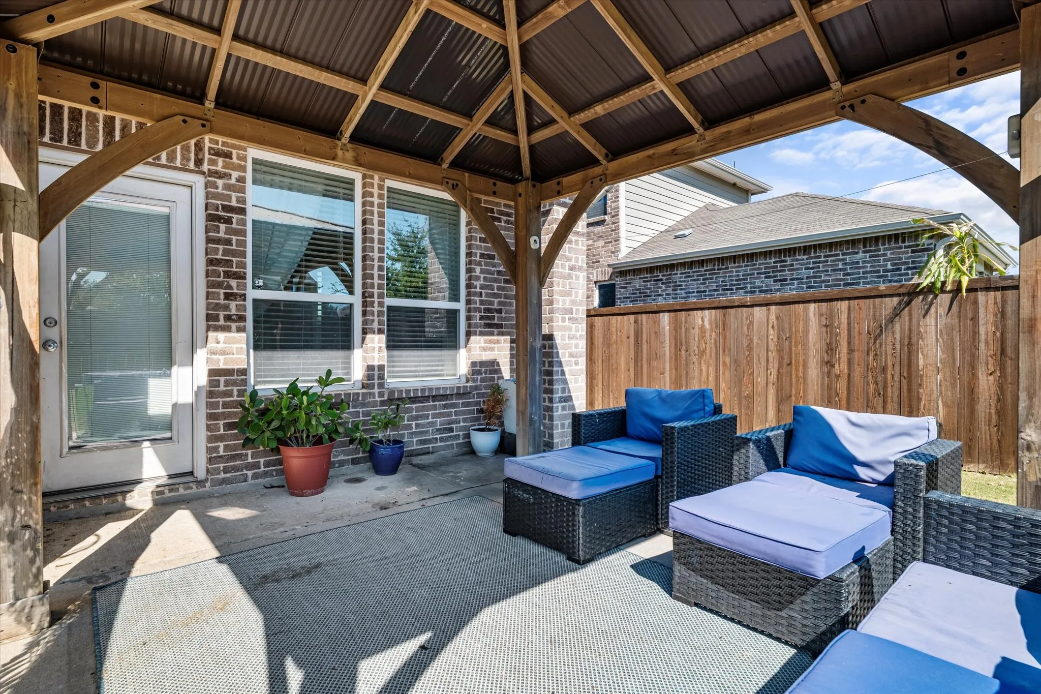 Single Family Residence For Sale in Denton County , 1105 Freesia Drive, Little Elm, Texas 75068, 4 Bedroom, 3 Bathroom, 2 Garage spaces, 2,522 Sqft, built in 2015, mls#21400106, Real Estate Agent in Little Elm, Homes For Sale in Denton county, Homes For Sale in Little Elm, Realtor in Little Elm Texas, Real Estate Brokerage Independent Realty Texas, Luminita Cordes Realtor