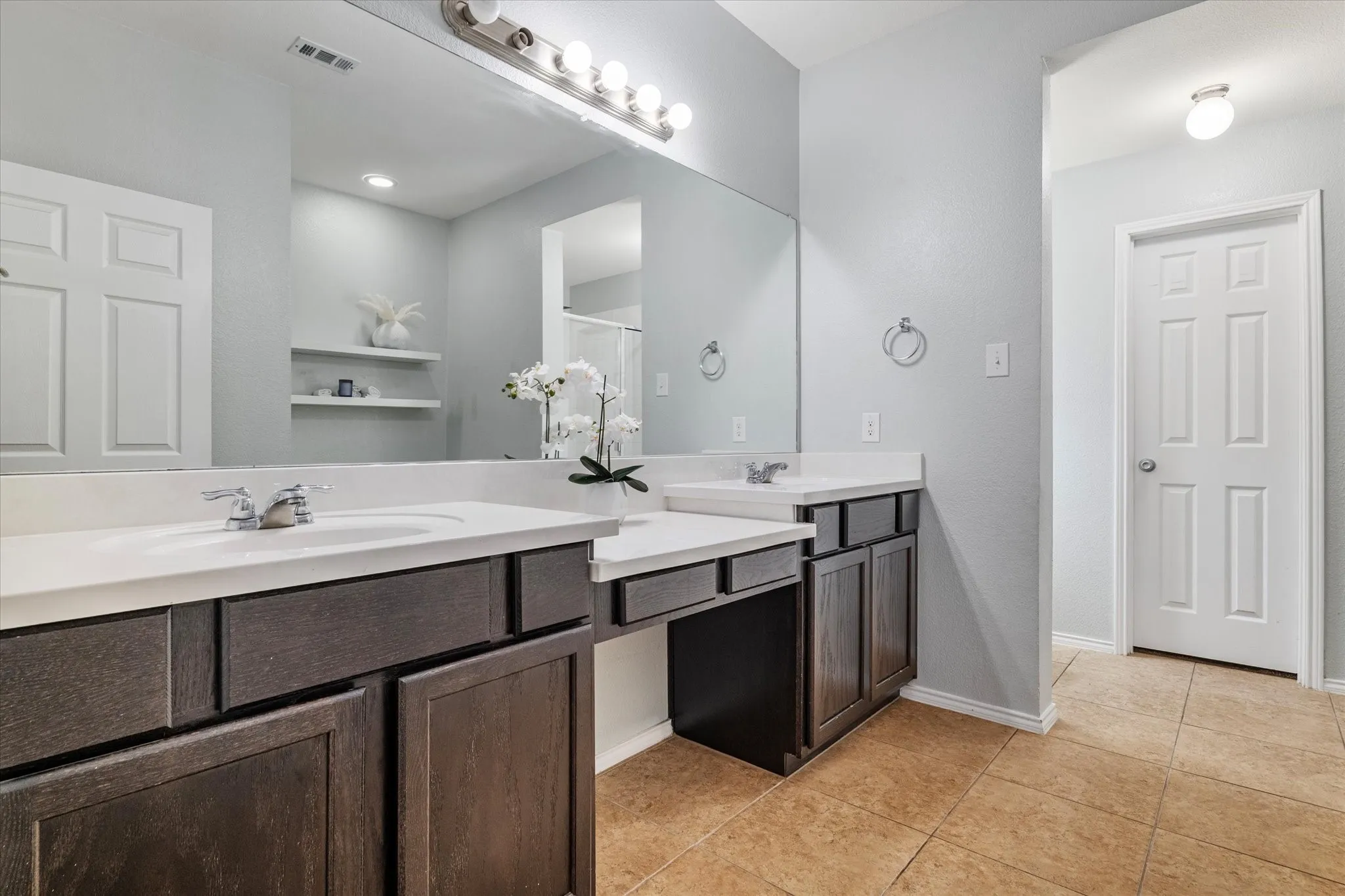 Single Family Residence For Sale in Denton County , 1105 Freesia Drive, Little Elm, Texas 75068, 4 Bedroom, 3 Bathroom, 2 Garage spaces, 2,522 Sqft, built in 2015, mls#21400106, Real Estate Agent in Little Elm, Homes For Sale in Denton county, Homes For Sale in Little Elm, Realtor in Little Elm Texas, Real Estate Brokerage Independent Realty Texas, Luminita Cordes Realtor