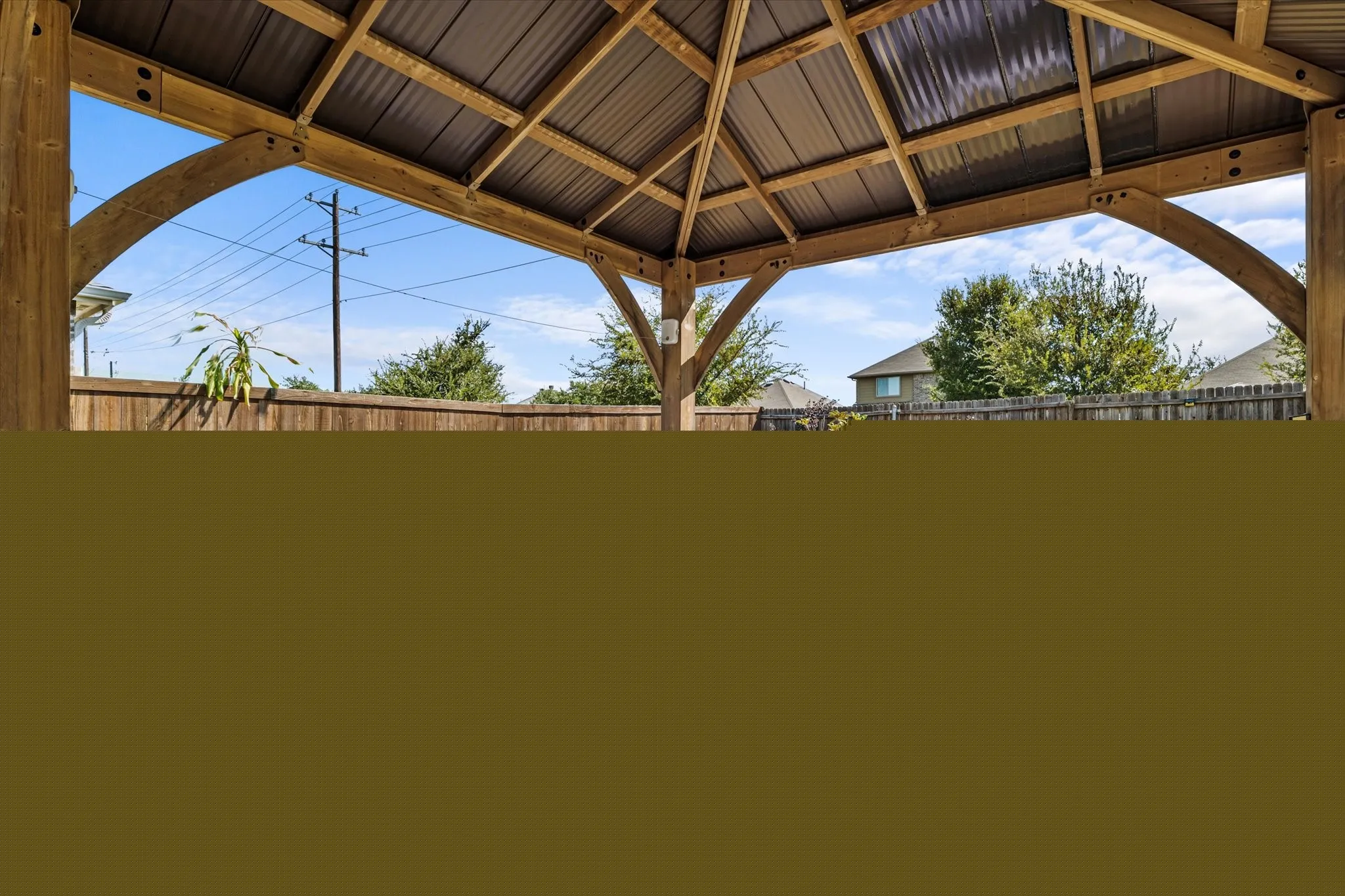 Single Family Residence For Sale in Denton County , 1105 Freesia Drive, Little Elm, Texas 75068, 4 Bedroom, 3 Bathroom, 2 Garage spaces, 2,522 Sqft, built in 2015, mls#21400106, Real Estate Agent in Little Elm, Homes For Sale in Denton county, Homes For Sale in Little Elm, Realtor in Little Elm Texas, Real Estate Brokerage Independent Realty Texas, Luminita Cordes Realtor