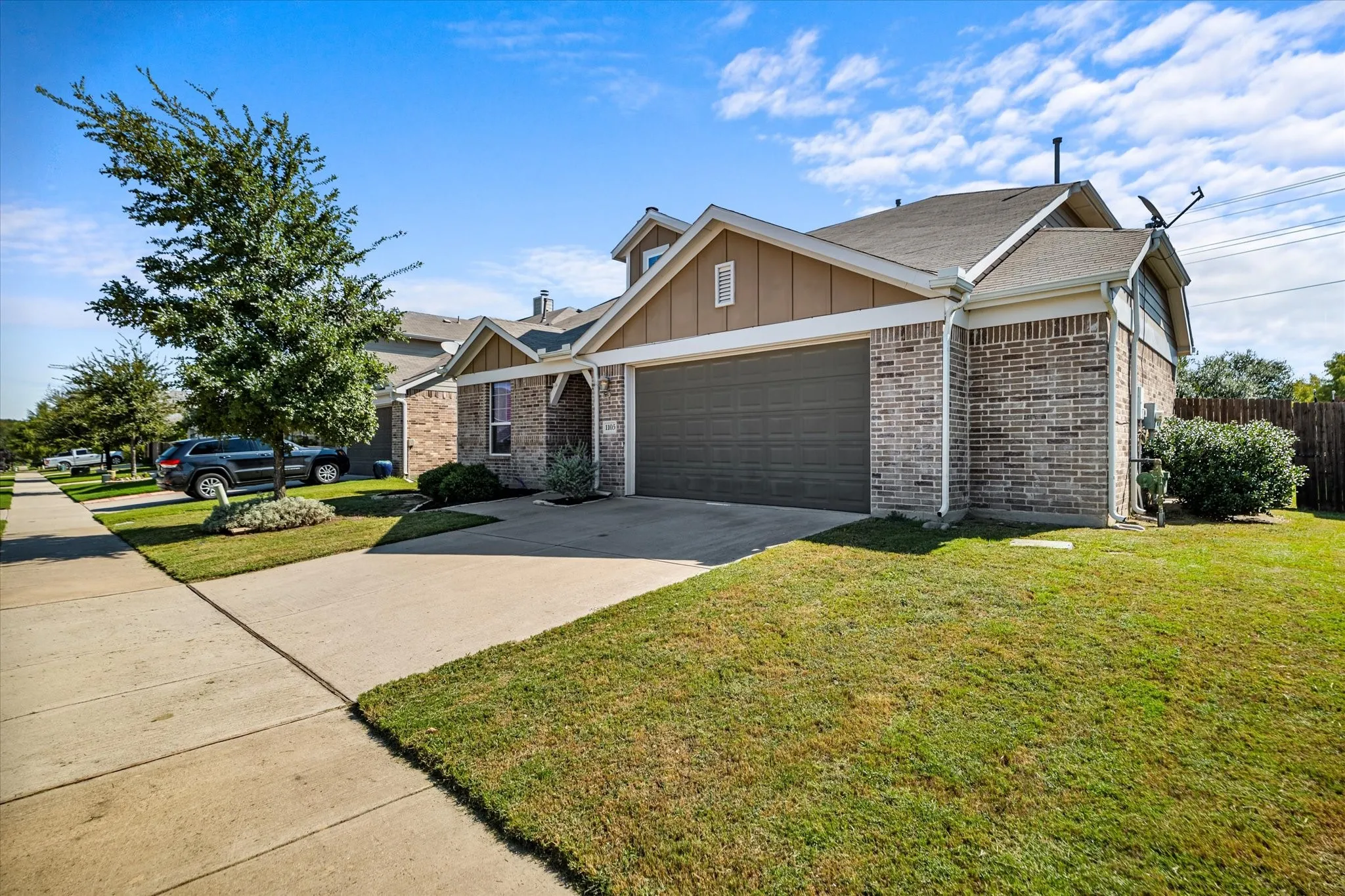 Single Family Residence For Sale in Denton County , 1105 Freesia Drive, Little Elm, Texas 75068, 4 Bedroom, 3 Bathroom, 2 Garage spaces, 2,522 Sqft, built in 2015, mls#21400106, Real Estate Agent in Little Elm, Homes For Sale in Denton county, Homes For Sale in Little Elm, Realtor in Little Elm Texas, Real Estate Brokerage Independent Realty Texas, Luminita Cordes Realtor