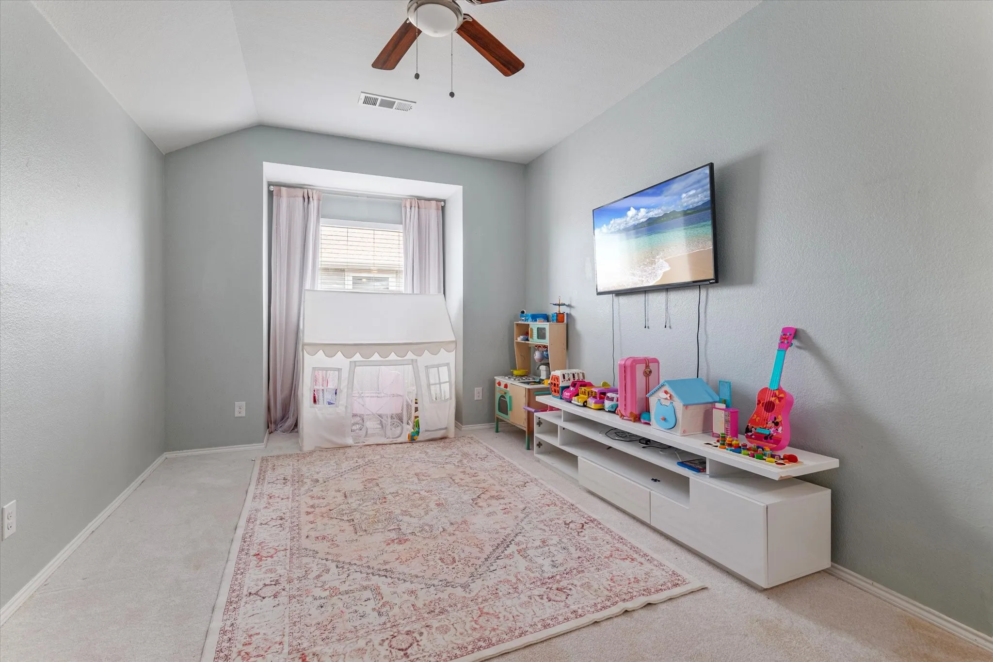 Single Family Residence For Sale in Denton County , 1105 Freesia Drive, Little Elm, Texas 75068, 4 Bedroom, 3 Bathroom, 2 Garage spaces, 2,522 Sqft, built in 2015, mls#21400106, Real Estate Agent in Little Elm, Homes For Sale in Denton county, Homes For Sale in Little Elm, Realtor in Little Elm Texas, Real Estate Brokerage Independent Realty Texas, Luminita Cordes Realtor