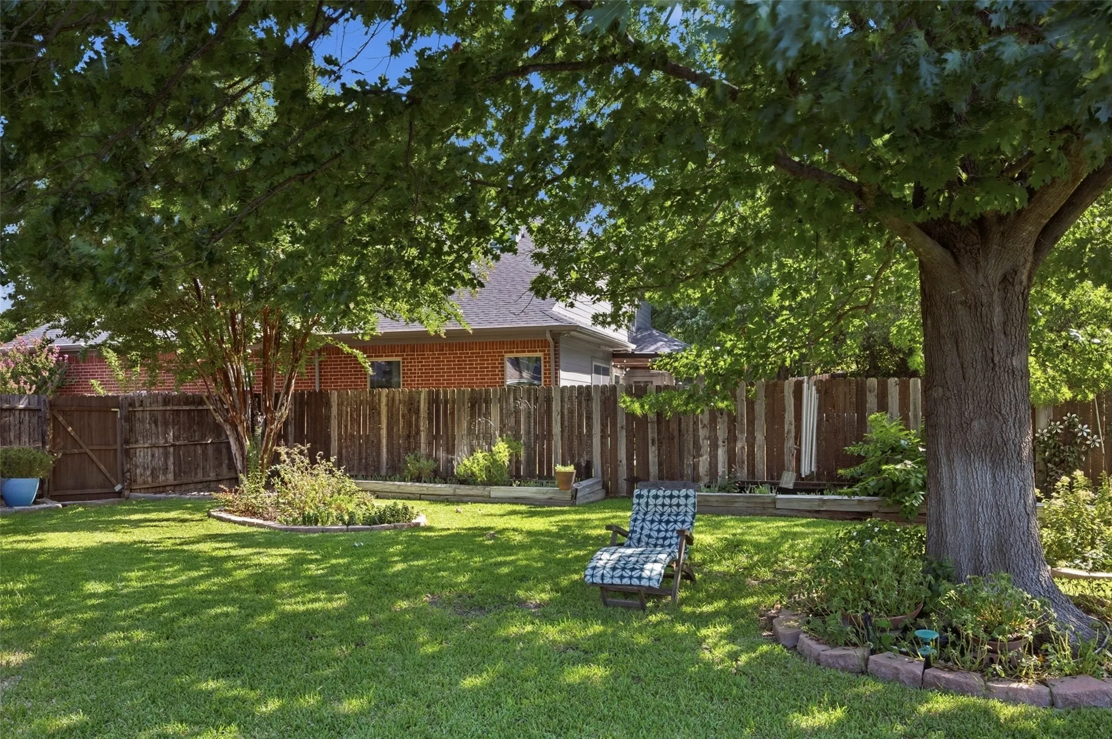 Single Family Residence For Sale in Tarrant County , 6801 Descanso Gardens Drive, Fort Worth, Texas 76132, 4 Bedroom, 2 Bathroom, 2 Garage spaces, 1,950 Sqft, built in 1999, mls#21399982, Real Estate Agent in Fort Worth, Homes For Sale in Tarrant county, Homes For Sale in Fort Worth, Realtor in Fort Worth Texas, Real Estate Brokerage Independent Realty Texas, Luminita Cordes Realtor