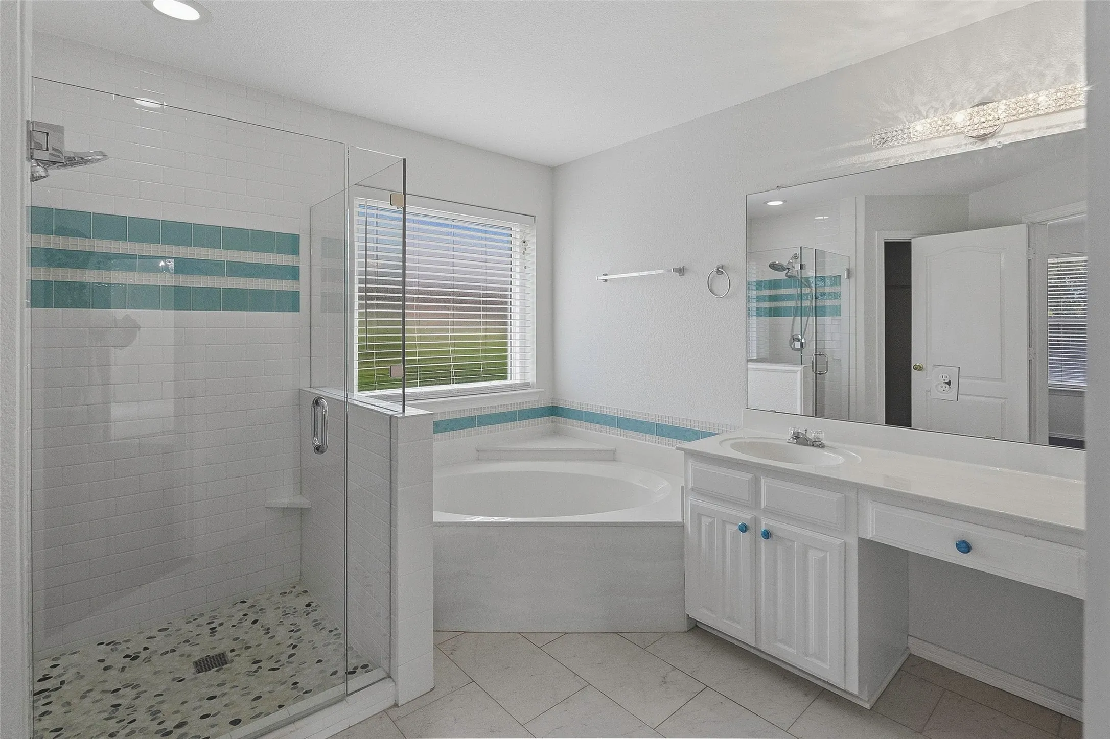 Single Family Residence For Sale in Tarrant County , 6801 Descanso Gardens Drive, Fort Worth, Texas 76132, 4 Bedroom, 2 Bathroom, 2 Garage spaces, 1,950 Sqft, built in 1999, mls#21399982, Real Estate Agent in Fort Worth, Homes For Sale in Tarrant county, Homes For Sale in Fort Worth, Realtor in Fort Worth Texas, Real Estate Brokerage Independent Realty Texas, Luminita Cordes Realtor
