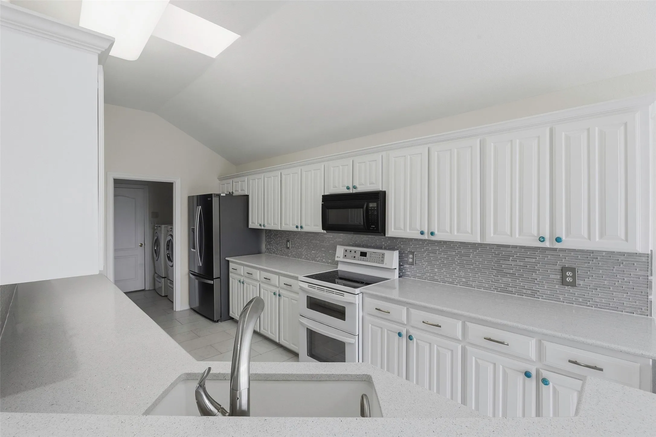 Single Family Residence For Sale in Tarrant County , 6801 Descanso Gardens Drive, Fort Worth, Texas 76132, 4 Bedroom, 2 Bathroom, 2 Garage spaces, 1,950 Sqft, built in 1999, mls#21399982, Real Estate Agent in Fort Worth, Homes For Sale in Tarrant county, Homes For Sale in Fort Worth, Realtor in Fort Worth Texas, Real Estate Brokerage Independent Realty Texas, Luminita Cordes Realtor