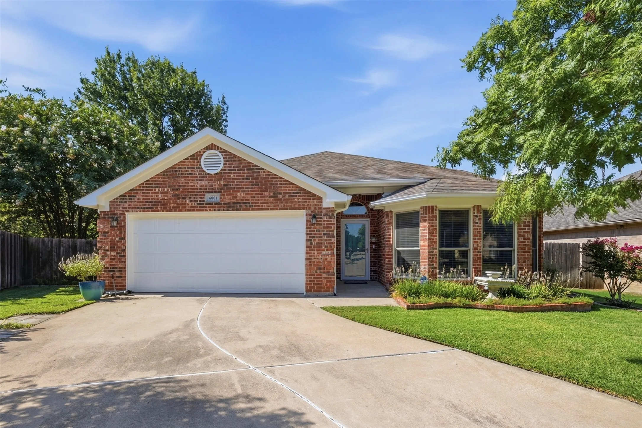 Single Family Residence For Sale in Tarrant County , 6801 Descanso Gardens Drive, Fort Worth, Texas 76132, 4 Bedroom, 2 Bathroom, 2 Garage spaces, 1,950 Sqft, built in 1999, mls#21399982, Real Estate Agent in Fort Worth, Homes For Sale in Tarrant county, Homes For Sale in Fort Worth, Realtor in Fort Worth Texas, Real Estate Brokerage Independent Realty Texas, Luminita Cordes Realtor