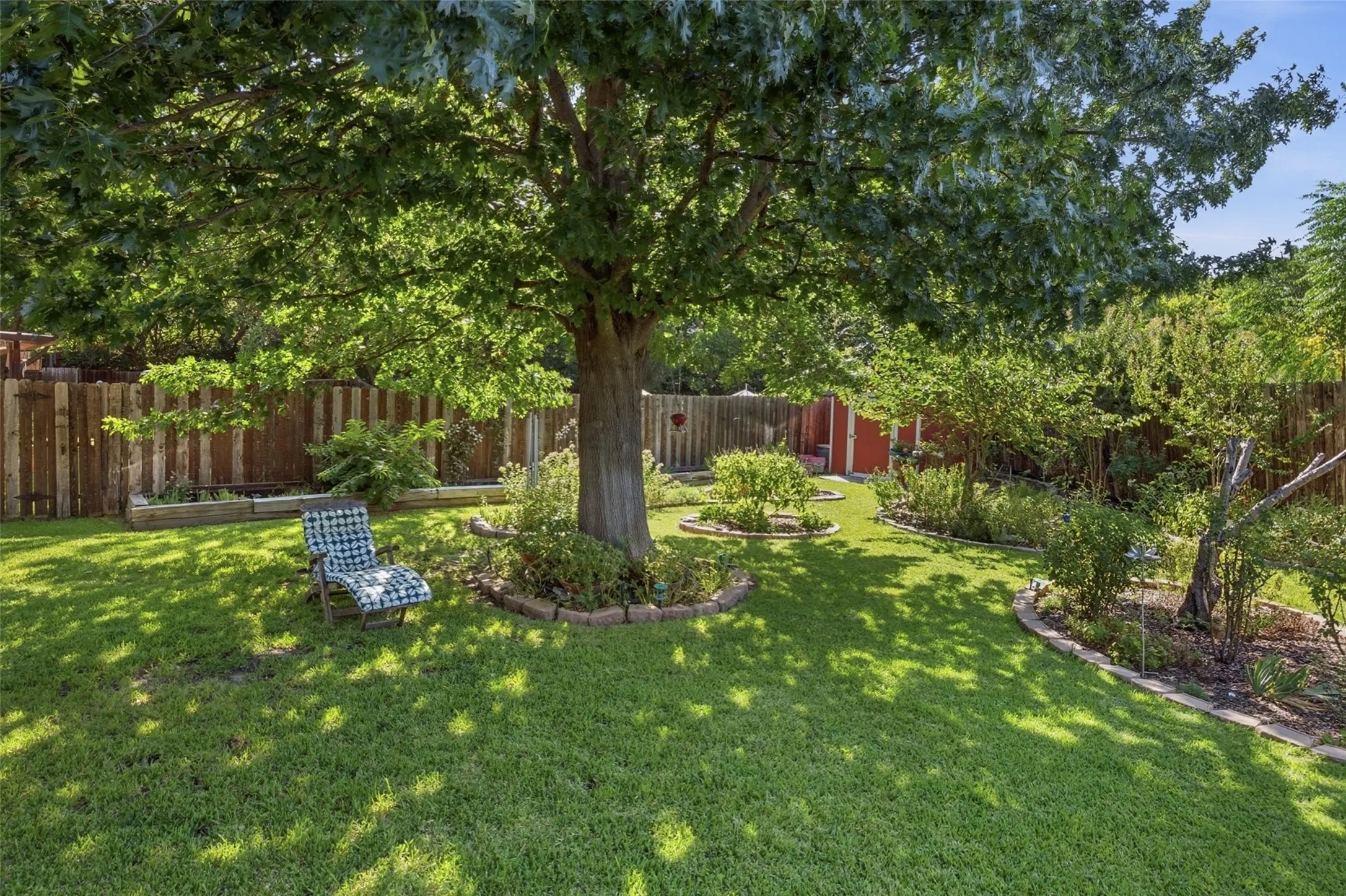 Single Family Residence For Sale in Tarrant County , 6801 Descanso Gardens Drive, Fort Worth, Texas 76132, 4 Bedroom, 2 Bathroom, 2 Garage spaces, 1,950 Sqft, built in 1999, mls#21399982, Real Estate Agent in Fort Worth, Homes For Sale in Tarrant county, Homes For Sale in Fort Worth, Realtor in Fort Worth Texas, Real Estate Brokerage Independent Realty Texas, Luminita Cordes Realtor
