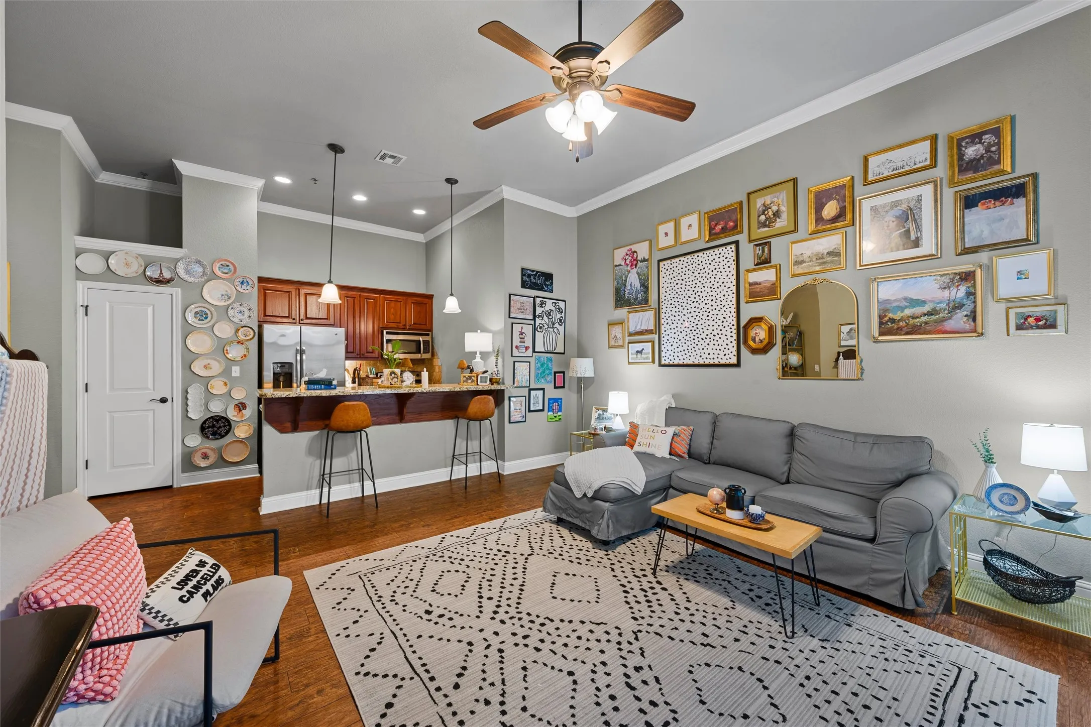 Condominium For Sale in Mc Lennan County , 711 Austin Avenue C, Waco, Texas 76701, 1 Bedroom, 1 Bathroom, Garage spaces, 835 Sqft, built in 1930, mls#21400354, Real Estate Agent in Waco, Homes For Sale in Mc Lennan county, Homes For Sale in Waco, Realtor in Waco Texas, Real Estate Brokerage Independent Realty Texas, Luminita Cordes Realtor