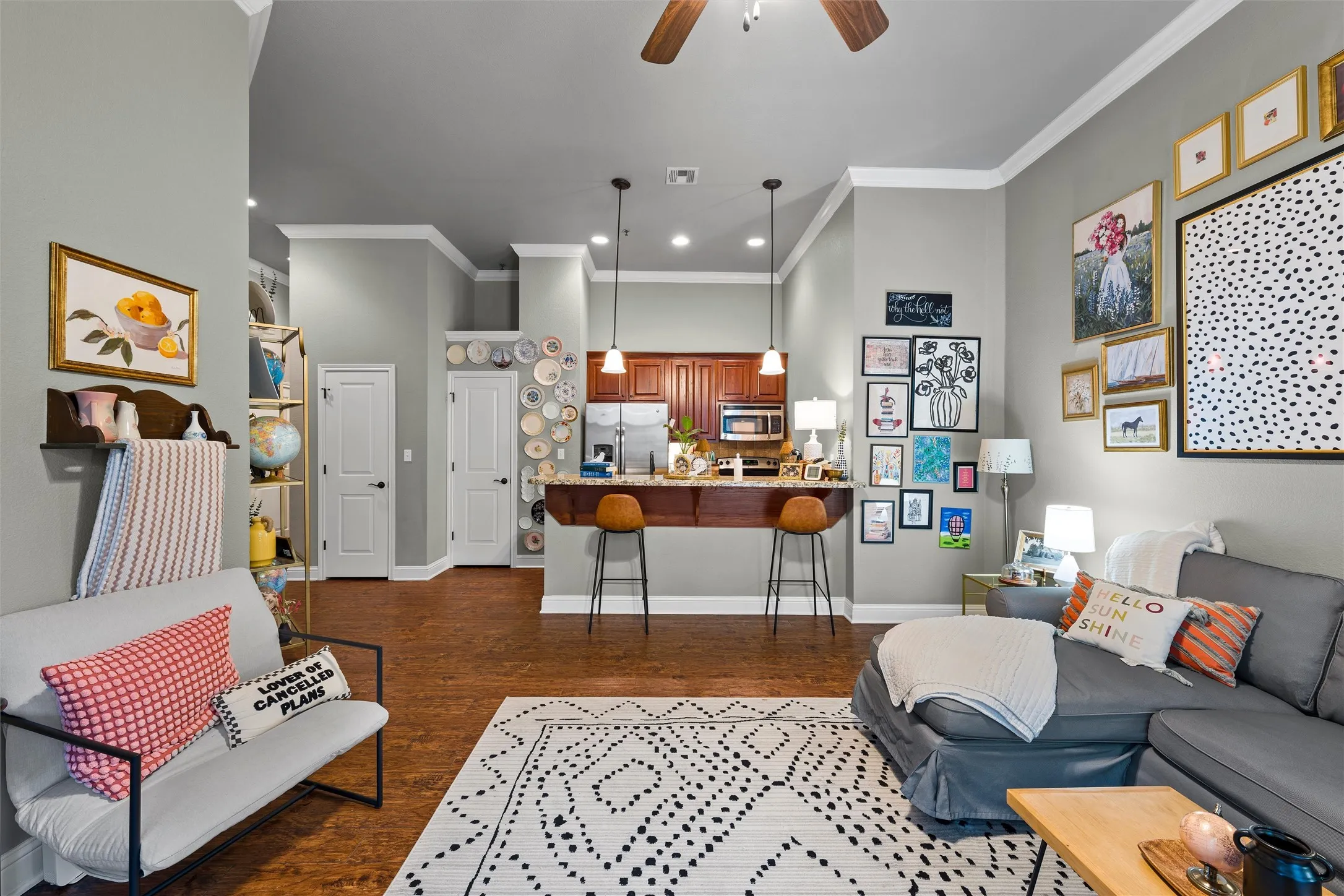 Condominium For Sale in Mc Lennan County , 711 Austin Avenue C, Waco, Texas 76701, 1 Bedroom, 1 Bathroom, Garage spaces, 835 Sqft, built in 1930, mls#21400354, Real Estate Agent in Waco, Homes For Sale in Mc Lennan county, Homes For Sale in Waco, Realtor in Waco Texas, Real Estate Brokerage Independent Realty Texas, Luminita Cordes Realtor